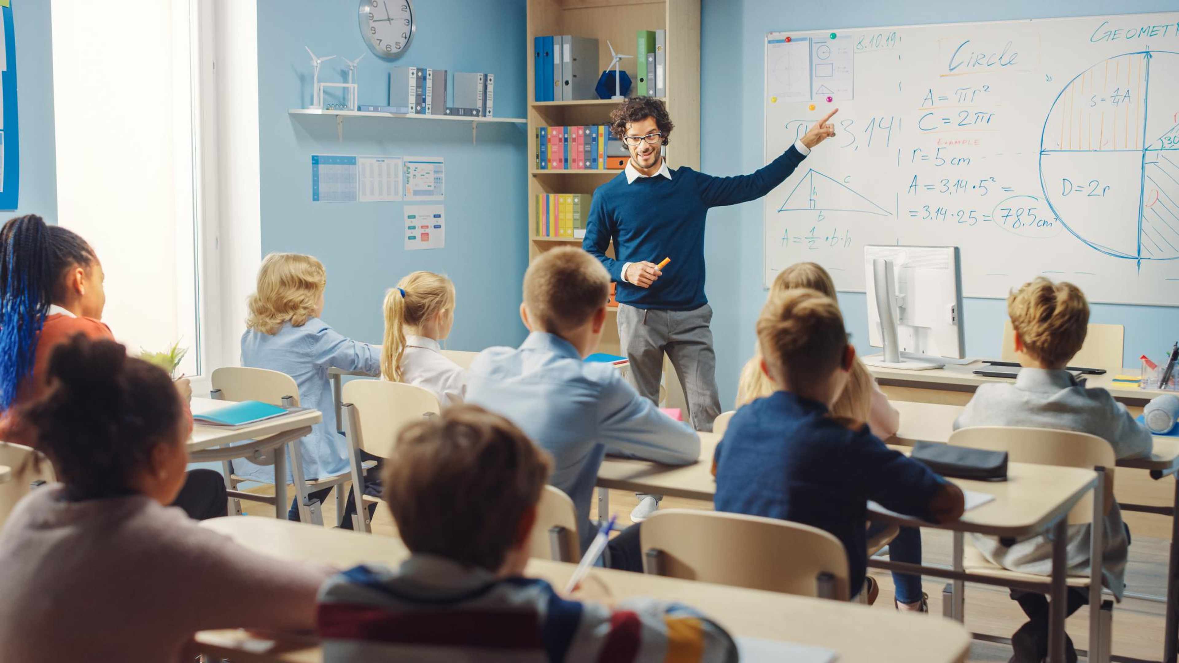 /2021/09/PROFESSEUR-ECOLE