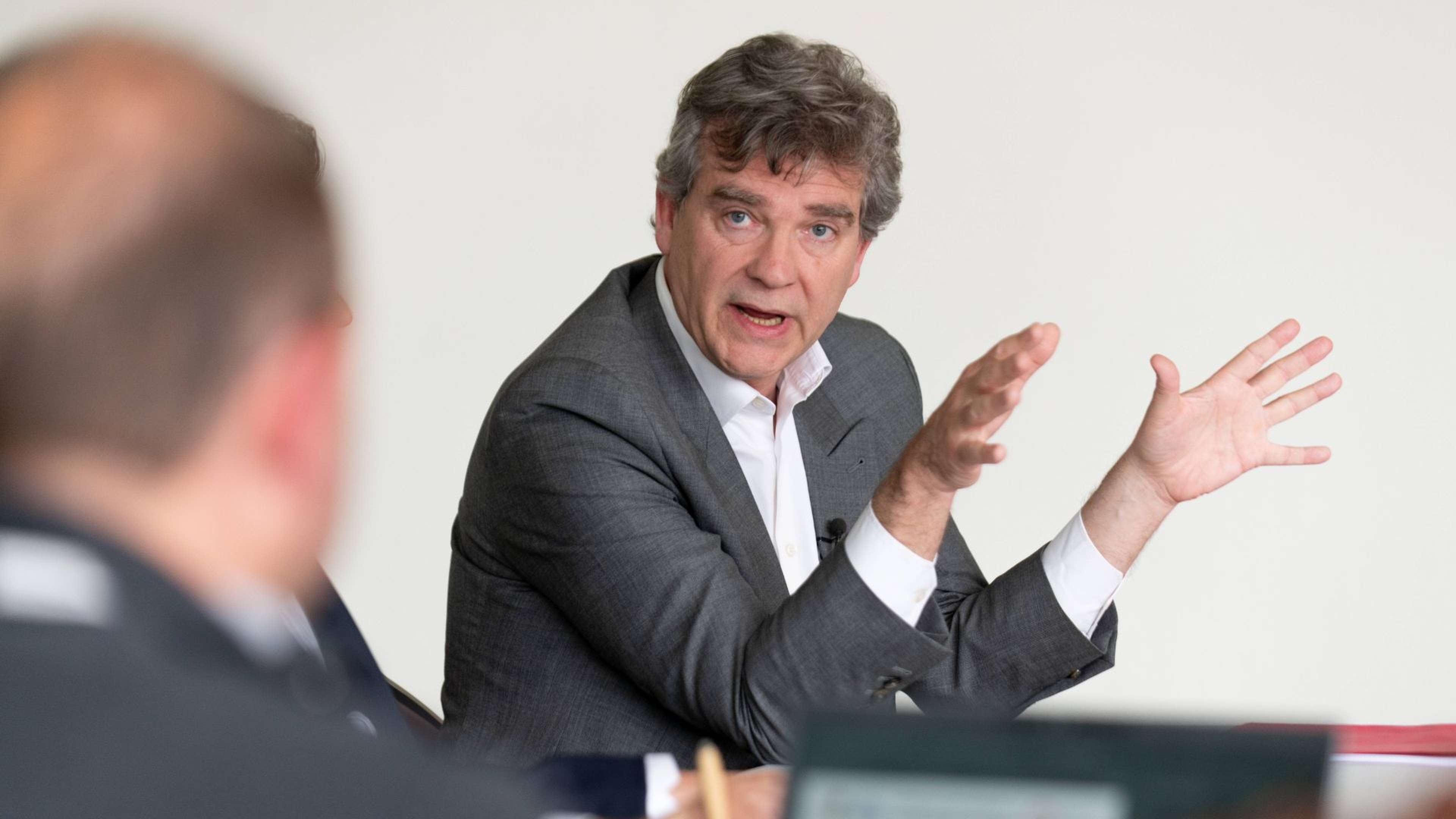 Arnaud-Montebourg-Atos
