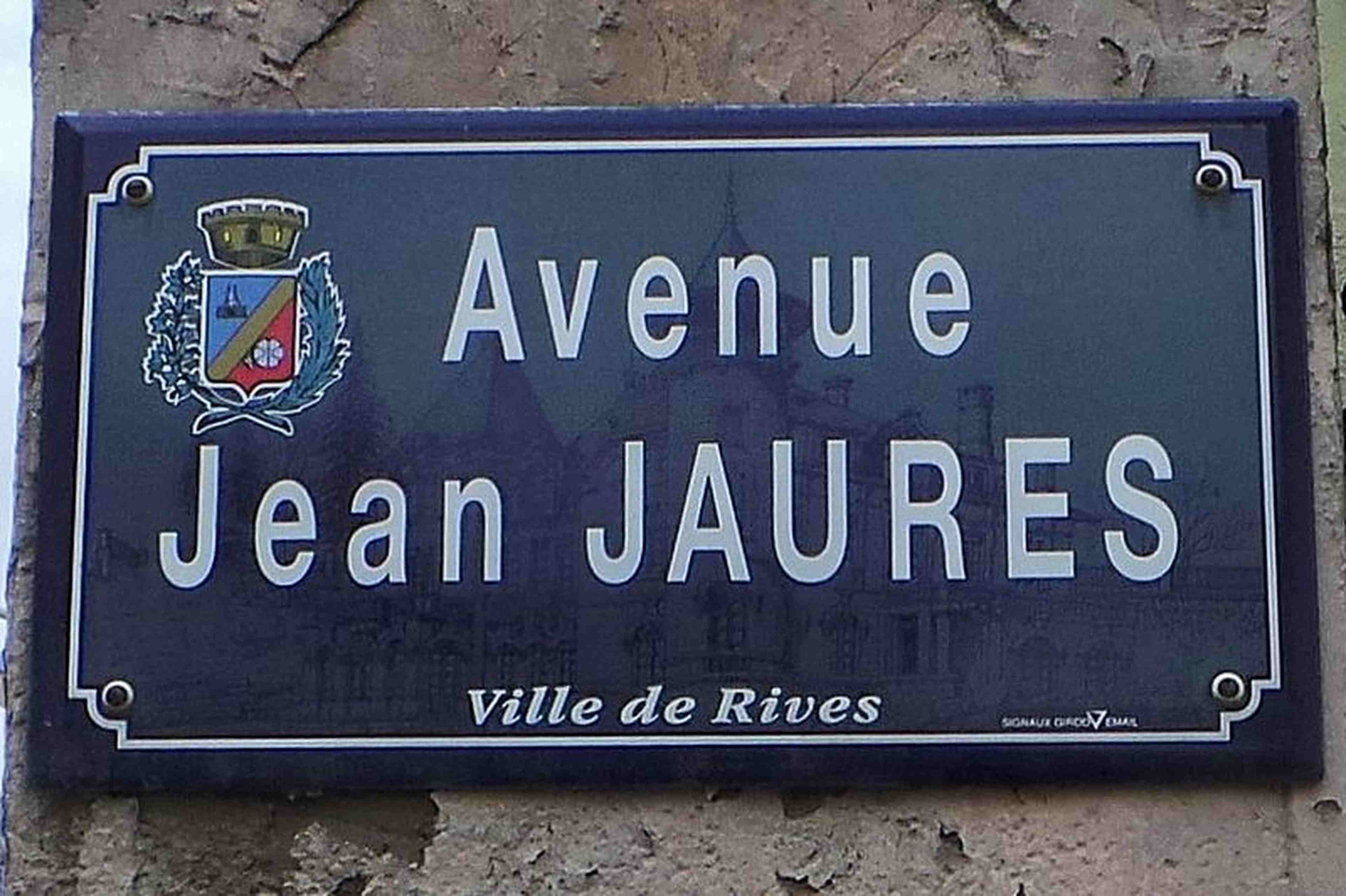 /2020/12/Rives_-Plaque_de_rue_-_Avenue_Jean_Jaurès_-_20131102_121243