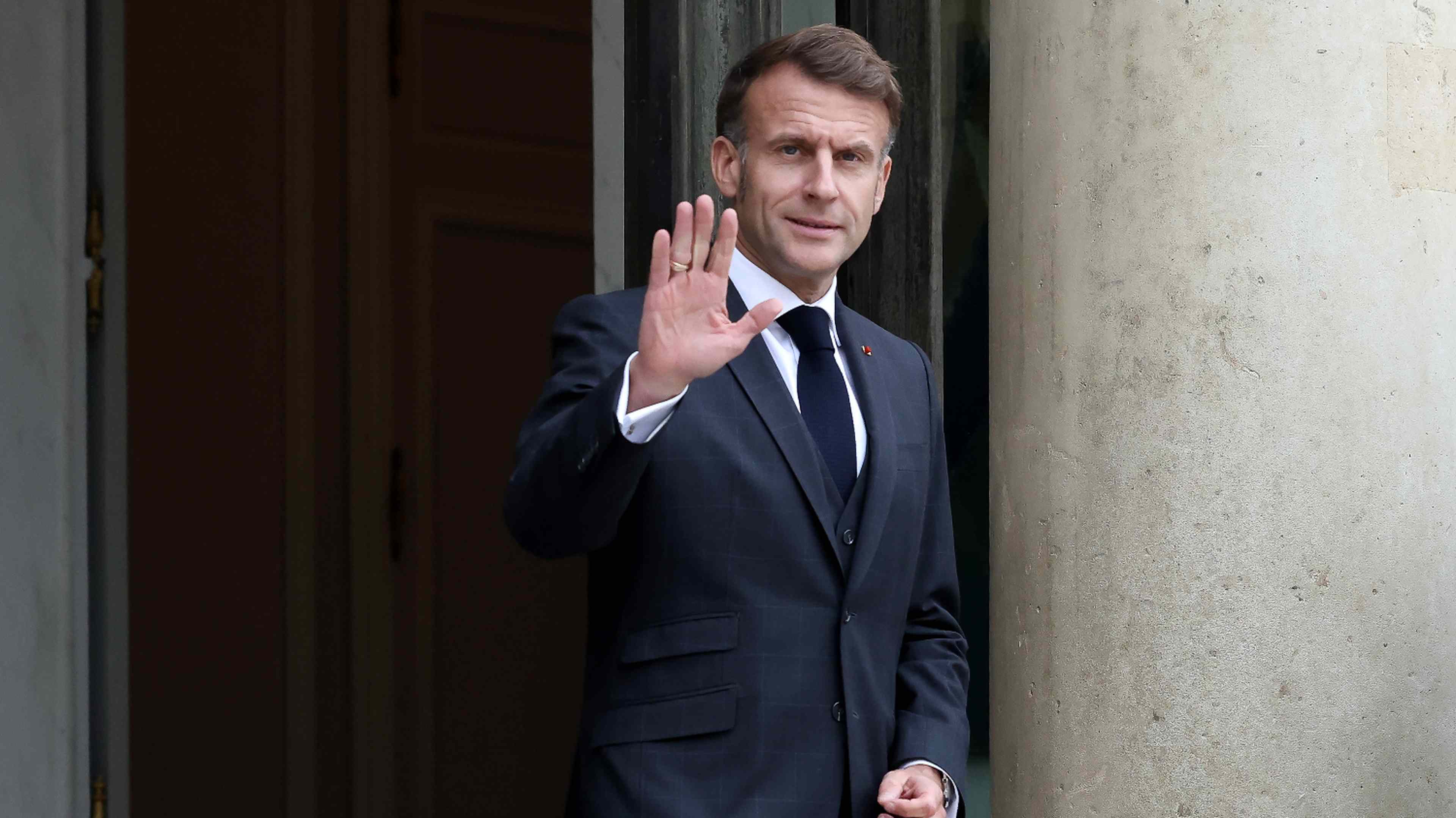 emmanuel-macron-reseau-sociaux-regulation