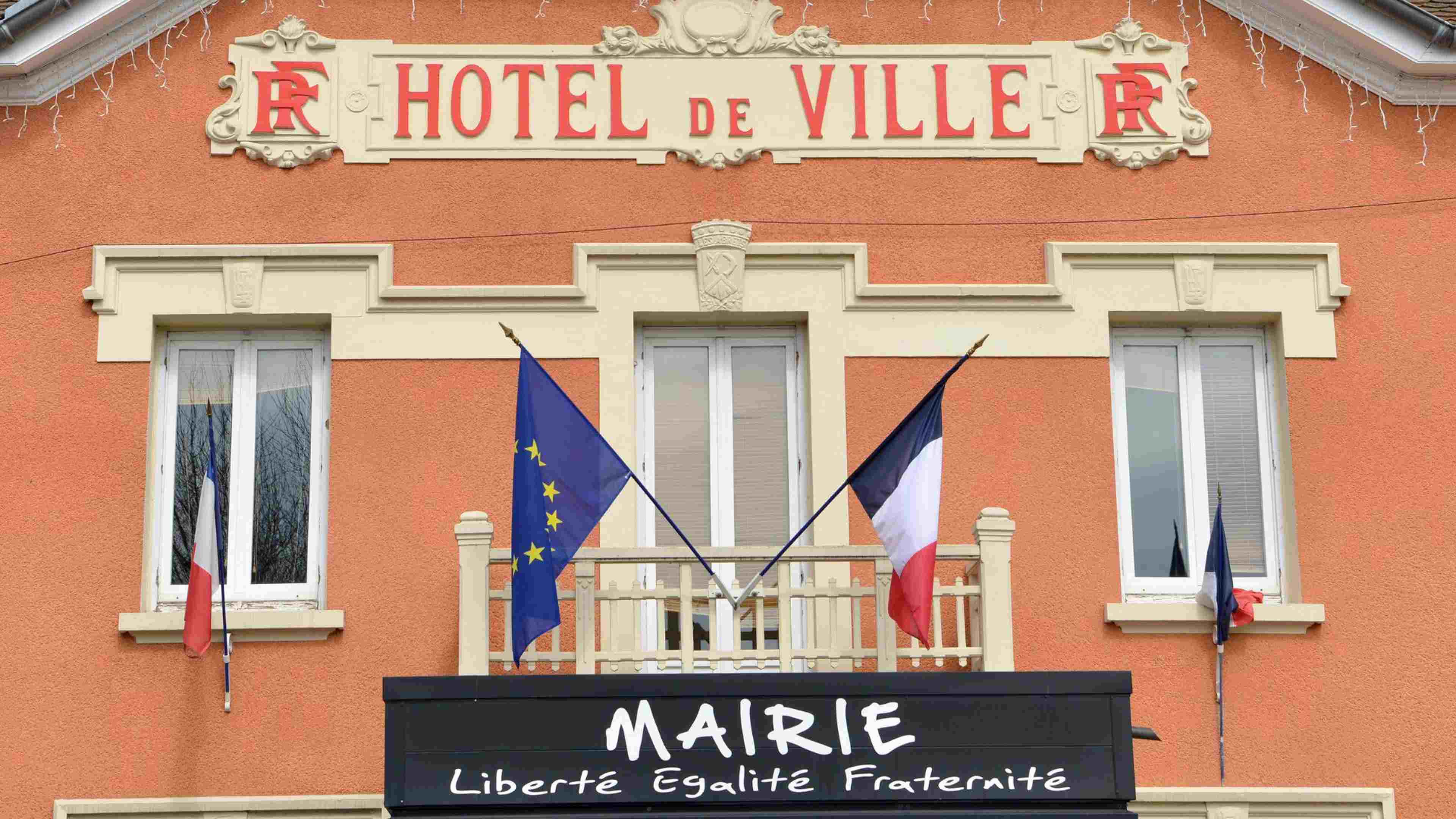 /2023/04/drapeau-europe-france-mairies