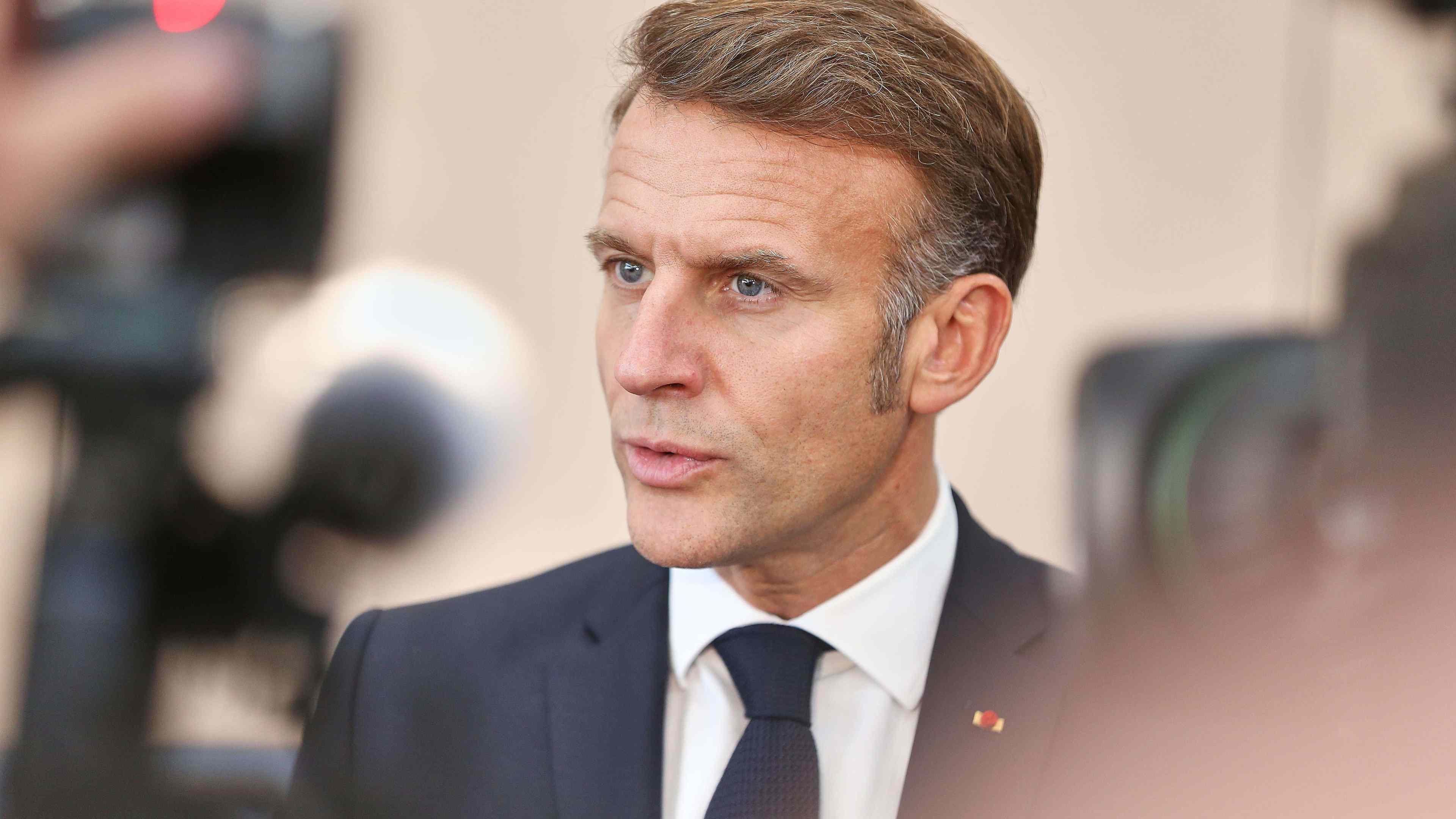emmanuel-macron-demission