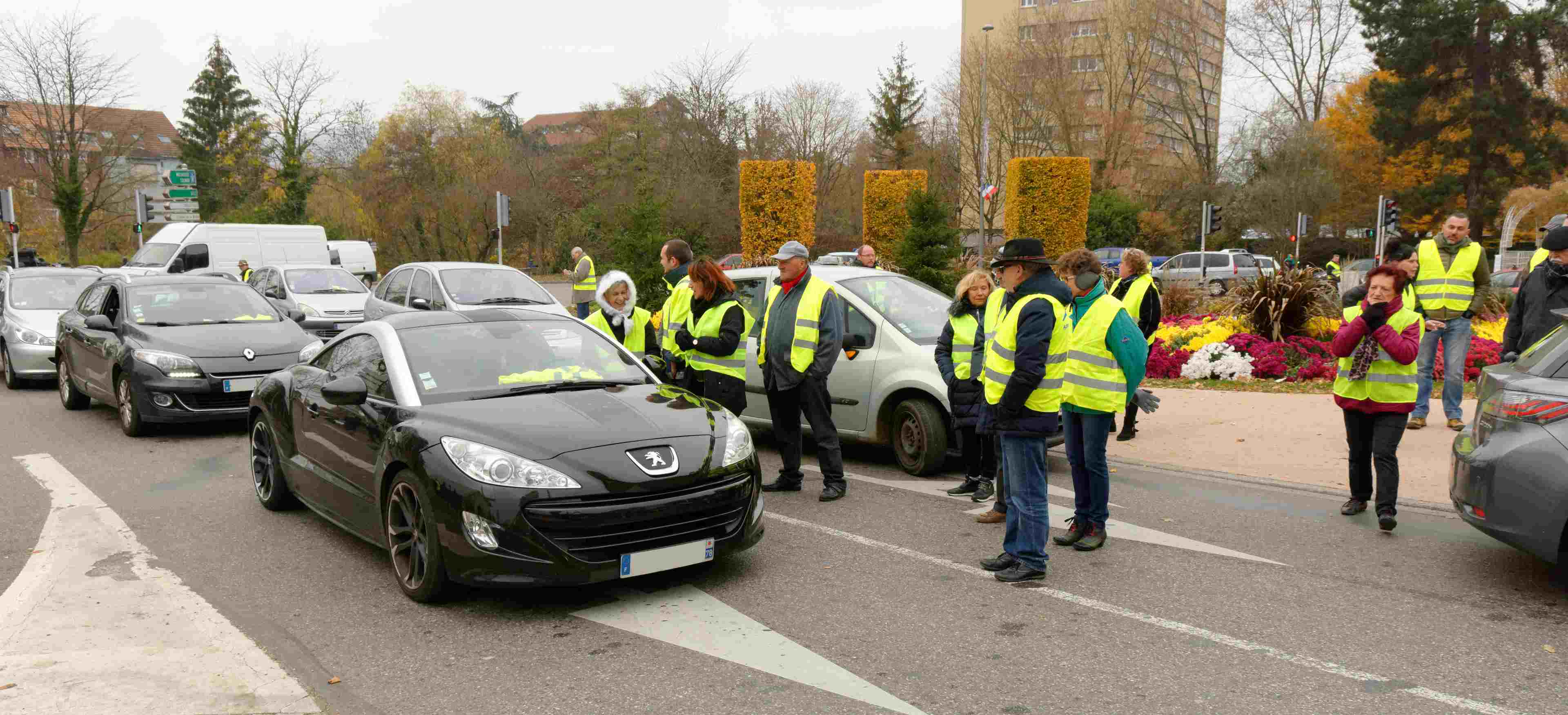 /2021/06/2018-11-17_11-24-58_manif-gilets-jaunes-CarrefourEsperance-belfort