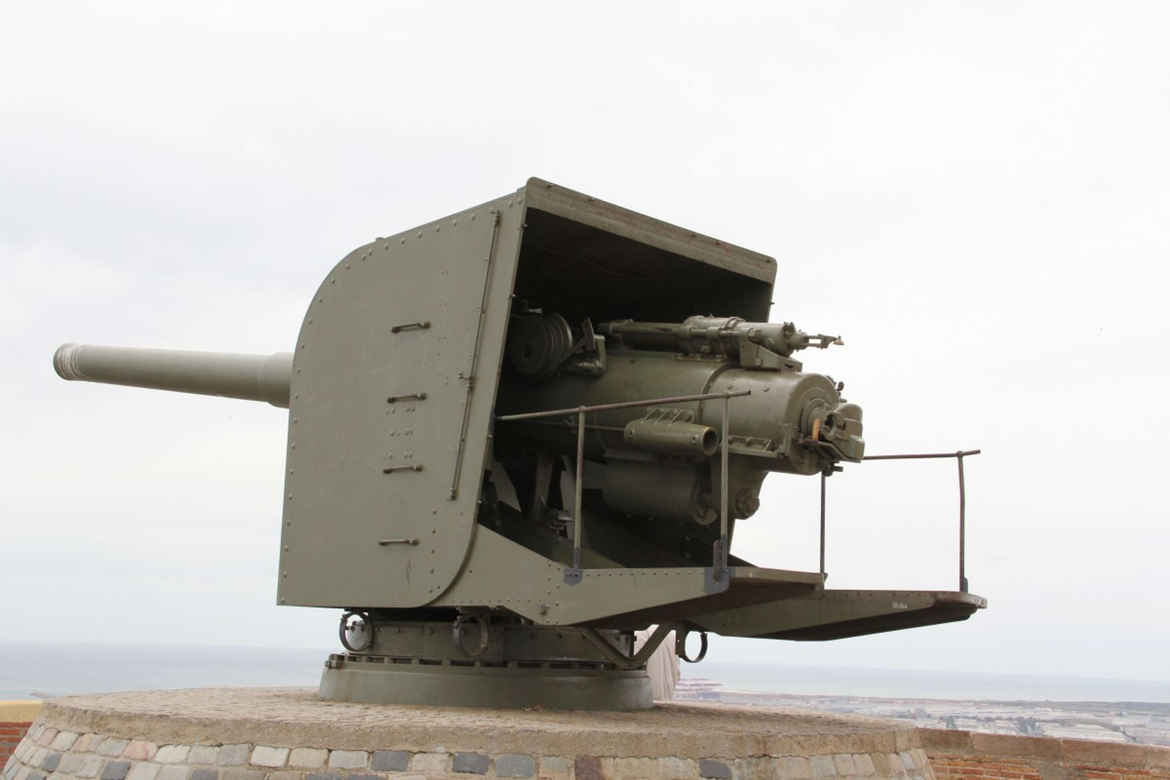 /2020/09/military_weapon_cannon_historical_defense_battlefield_europe-618992.jpg!d
