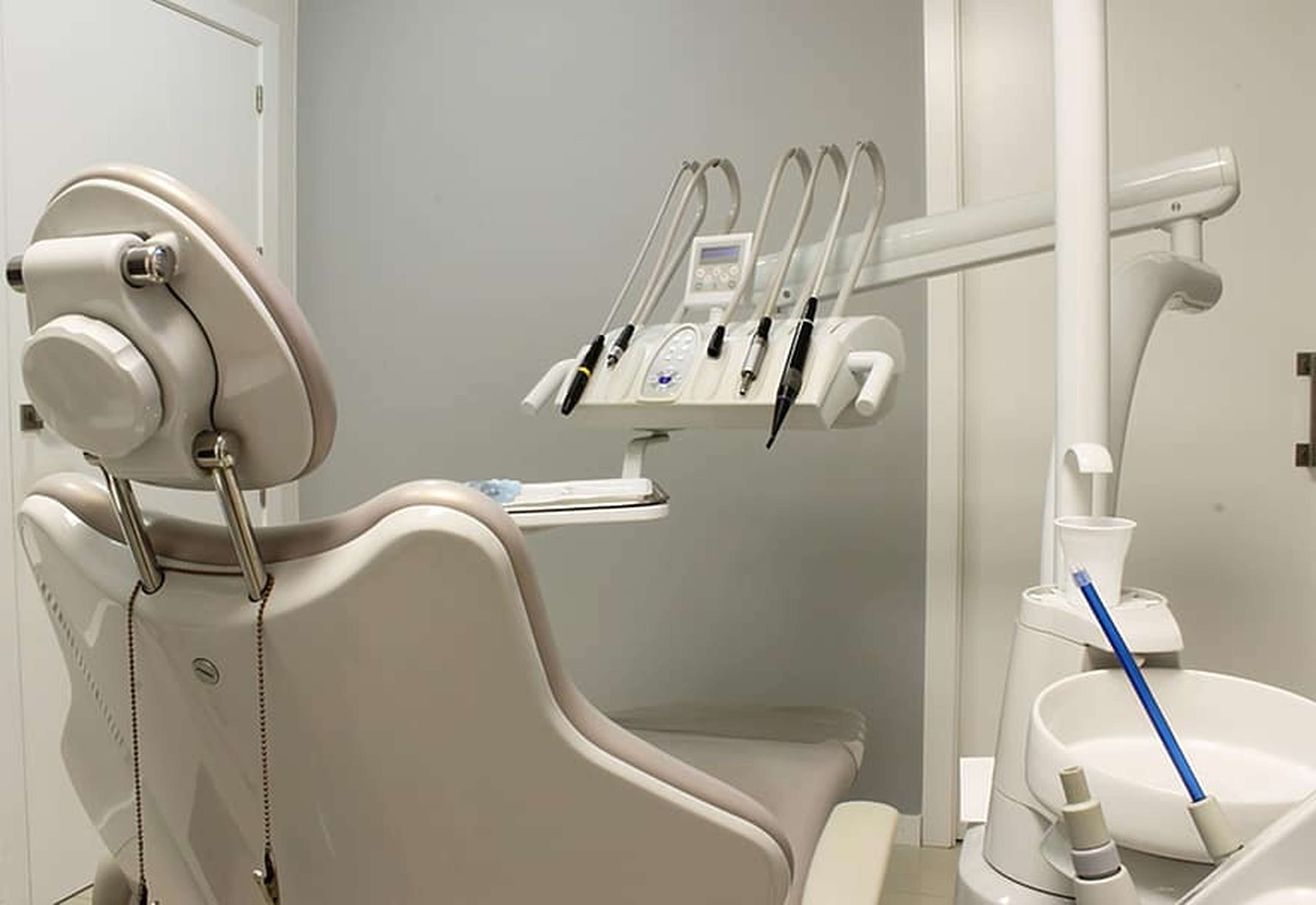 /2020/09/dental-clinic-orthodontics-teeth-dentist-dentistry-surgery-implant-stomatology