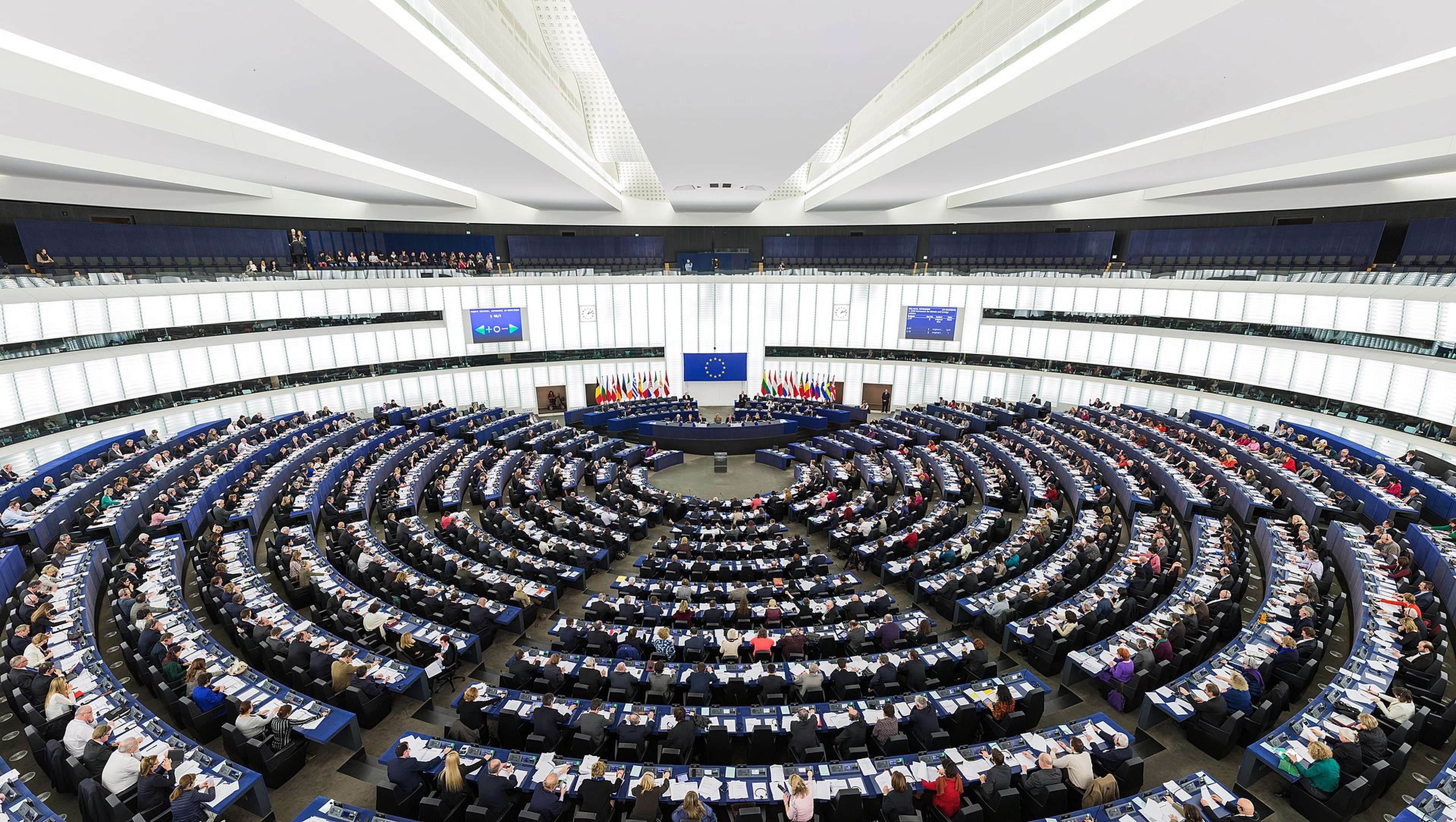 /2022/10/European_Parliament_Strasbourg_Hemicycle_-_Diliff_1