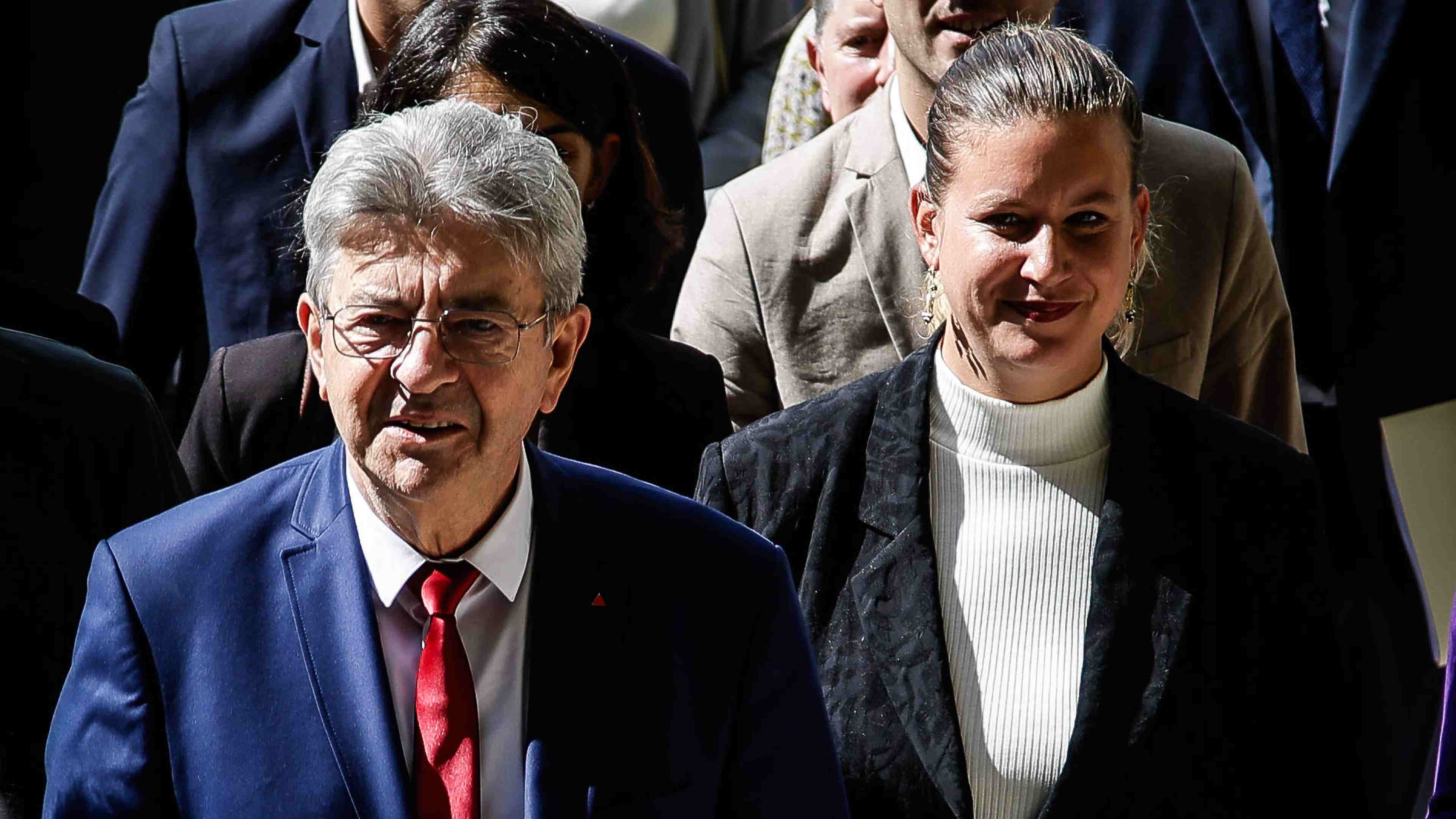 jean-luc-melenchon-mathilde-panot-abaya-voile