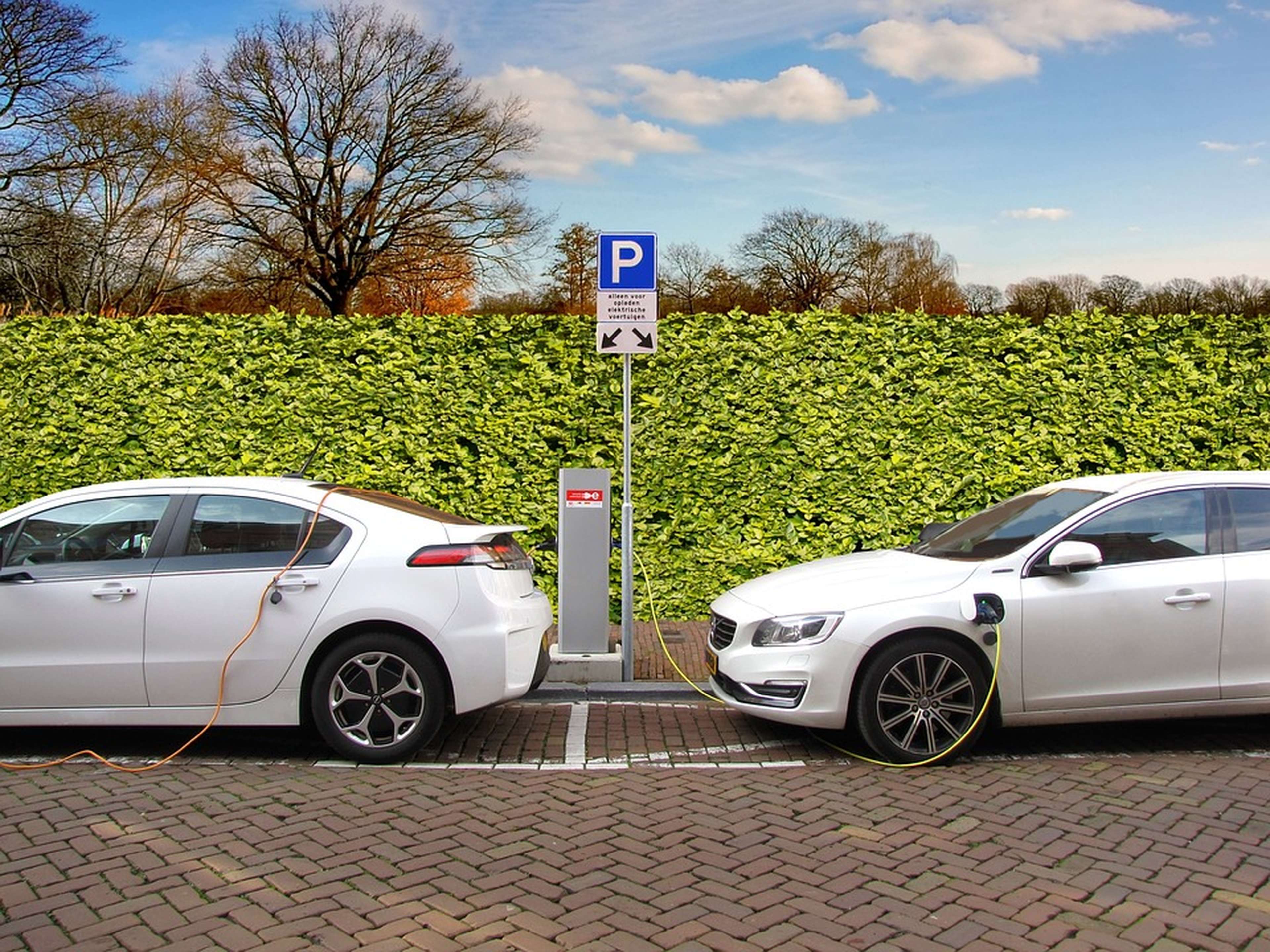 /2020/12/electric-car-2783573_960_720_1