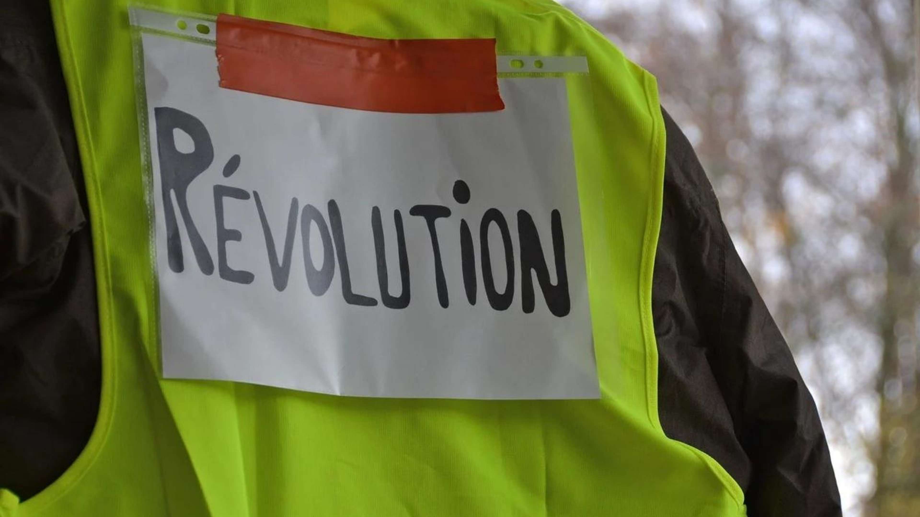 /2022/03/gauche-jaune-vert