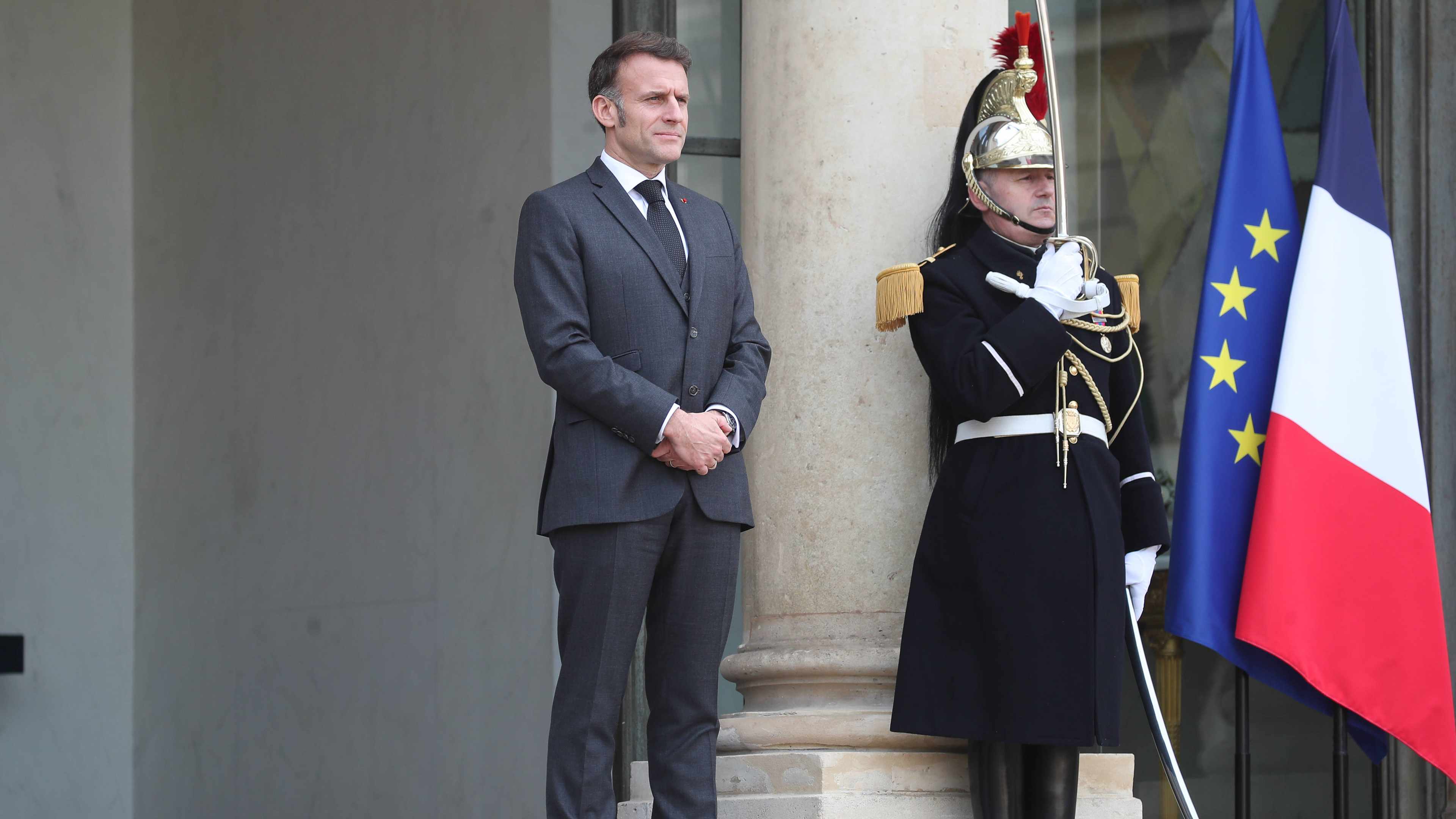 emmanuel-macron-institutions-corruption-politique