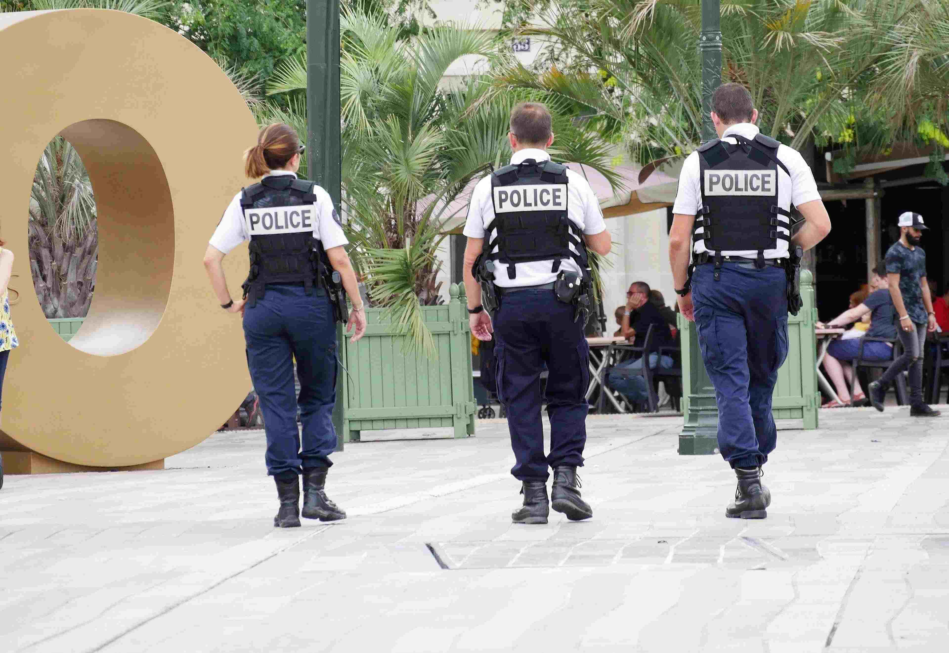 /2020/09/police-2673363_1920
