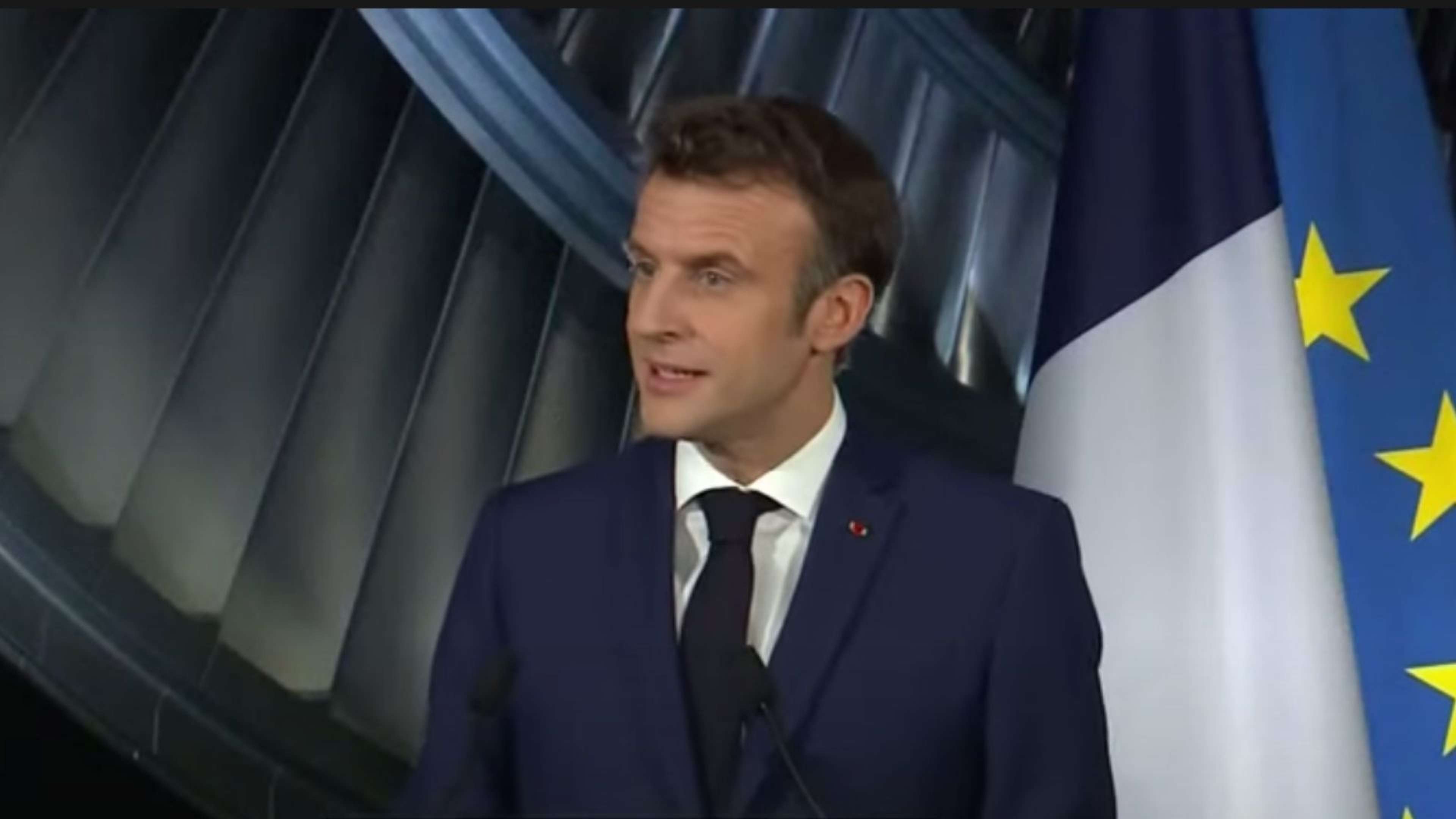 /2022/03/macron-scnadale