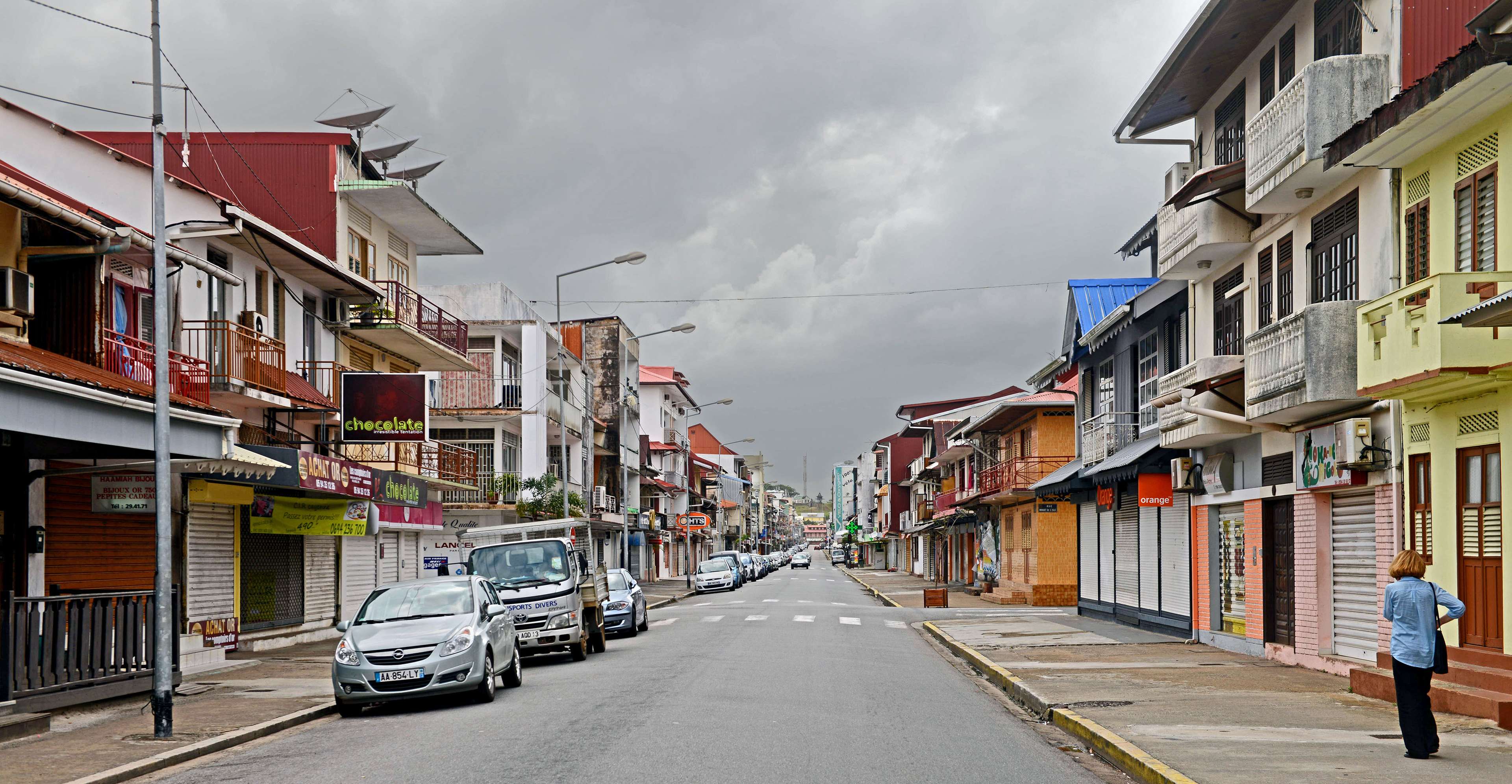 /2020/07/Cayenne_av_Général-de-Gaulle_vers_Cépérou