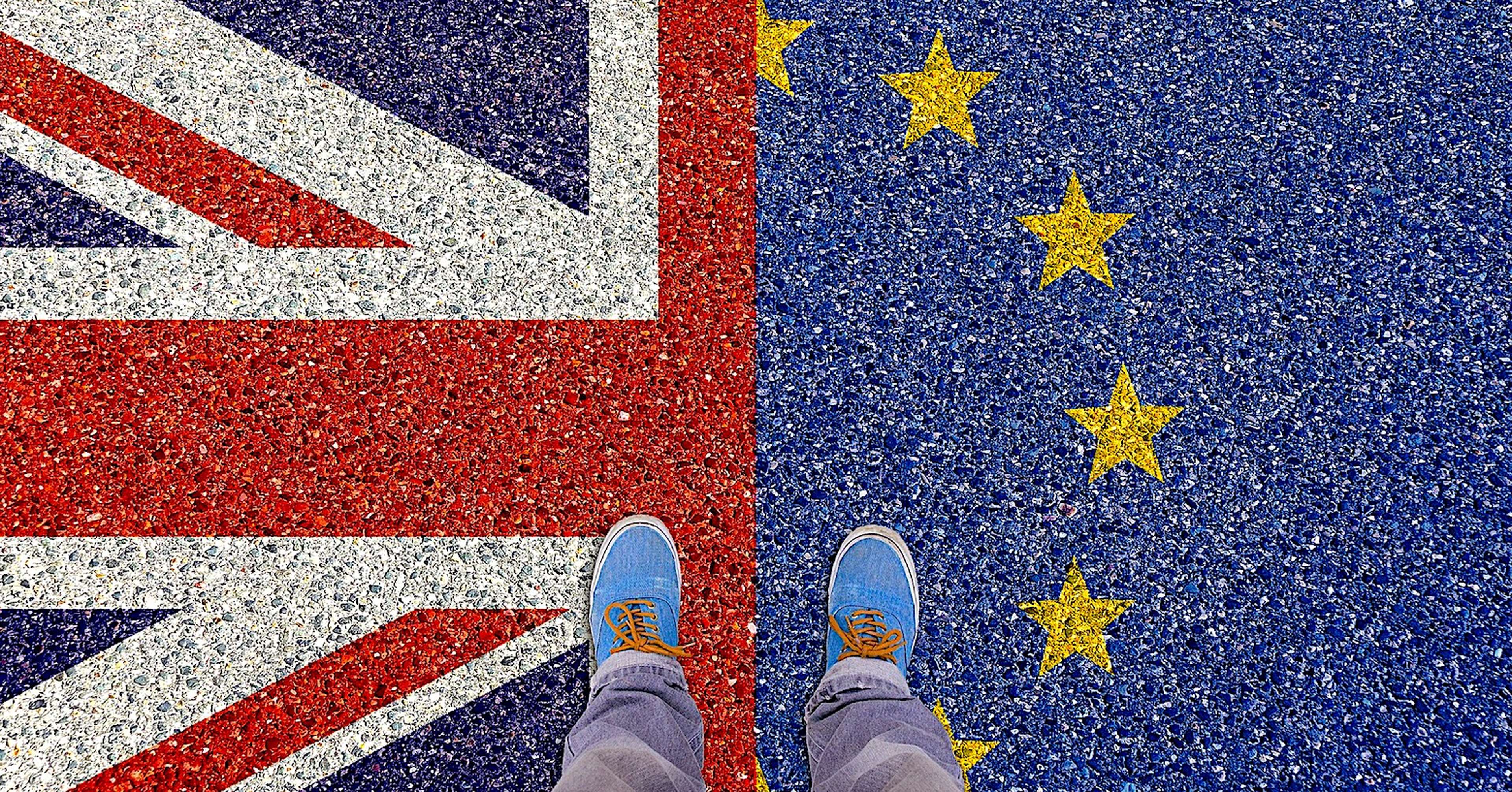 /2020/09/illu-UNE-Brexit-un-pied-dedans-un-pied-dehors