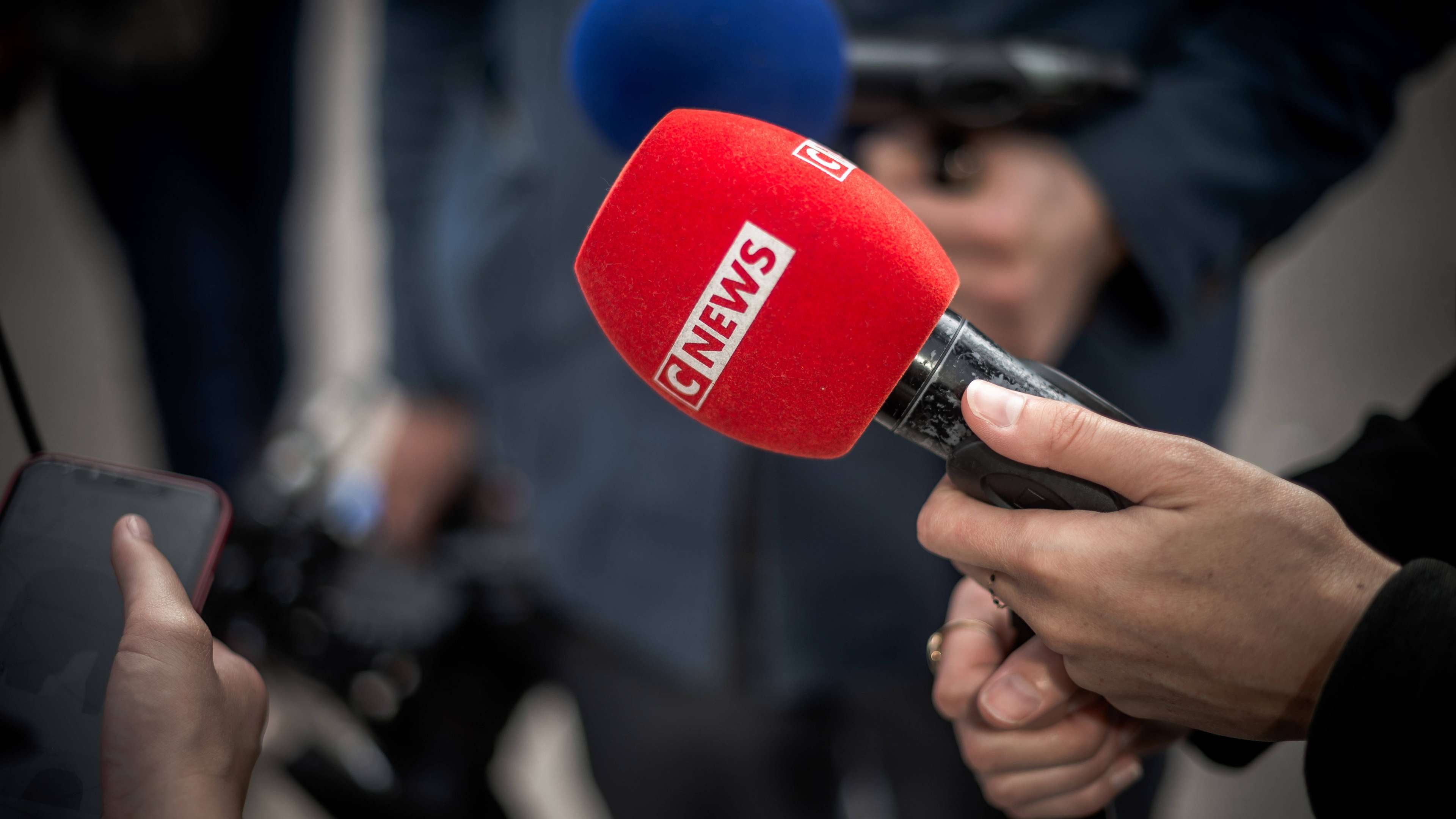 medias-cnews-union-europeenne-macron-medias