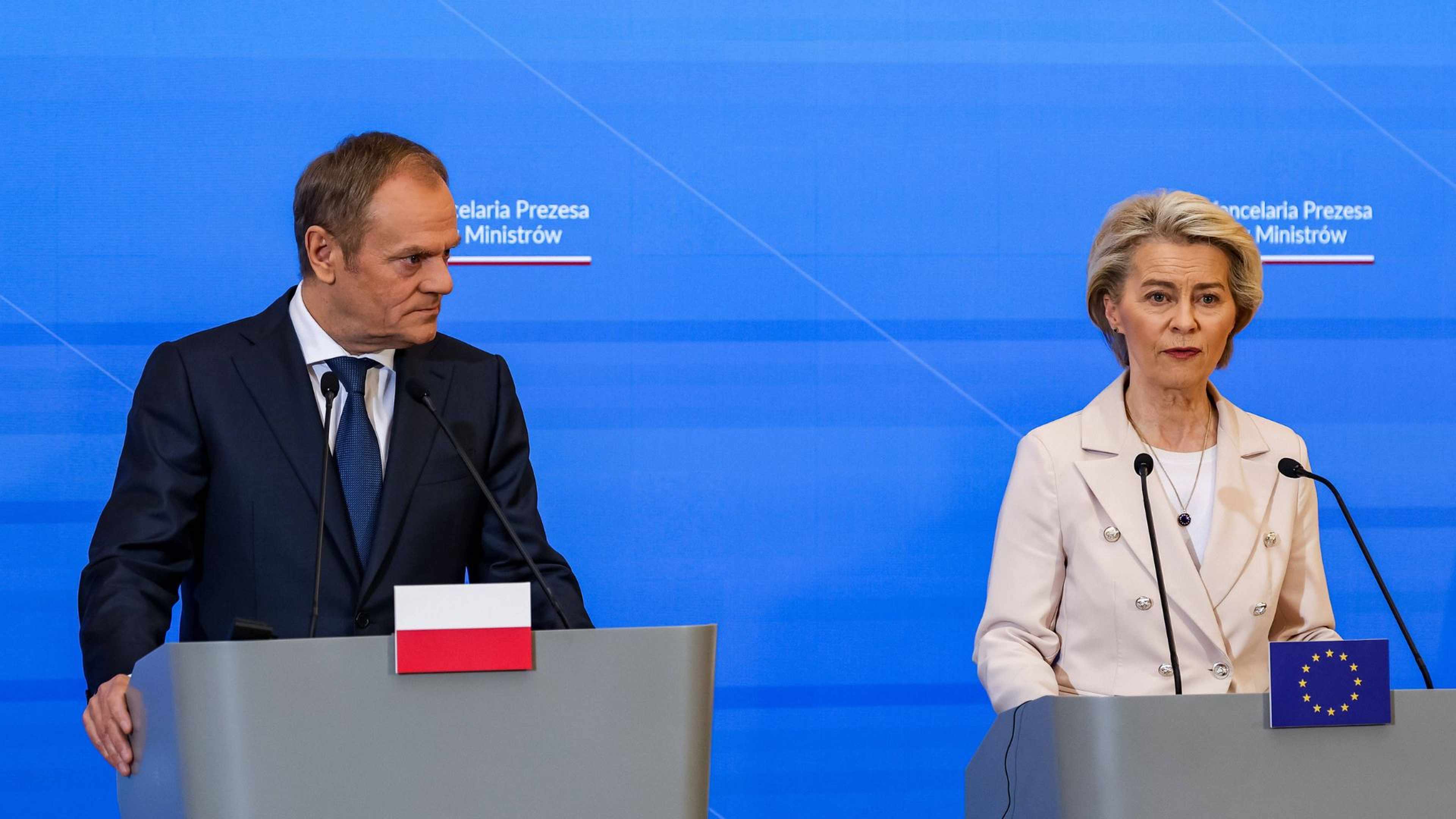 Donald-Tusk-Ursula-von-der-Leyen-immigration