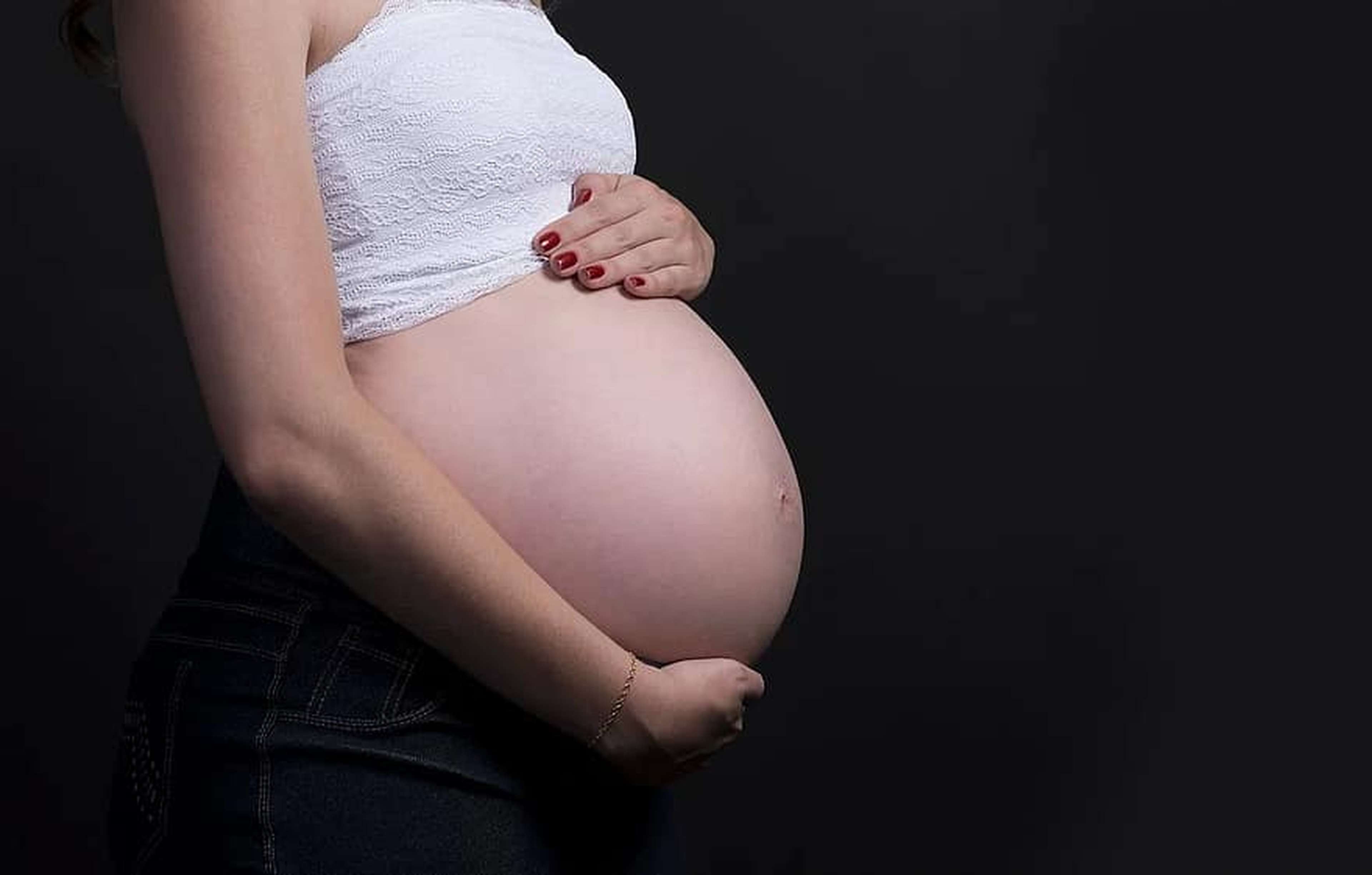 /2020/09/pregnant-pregnant-woman-m-mother-pregnancy-gestation-belly-big-belly-maternity-test
