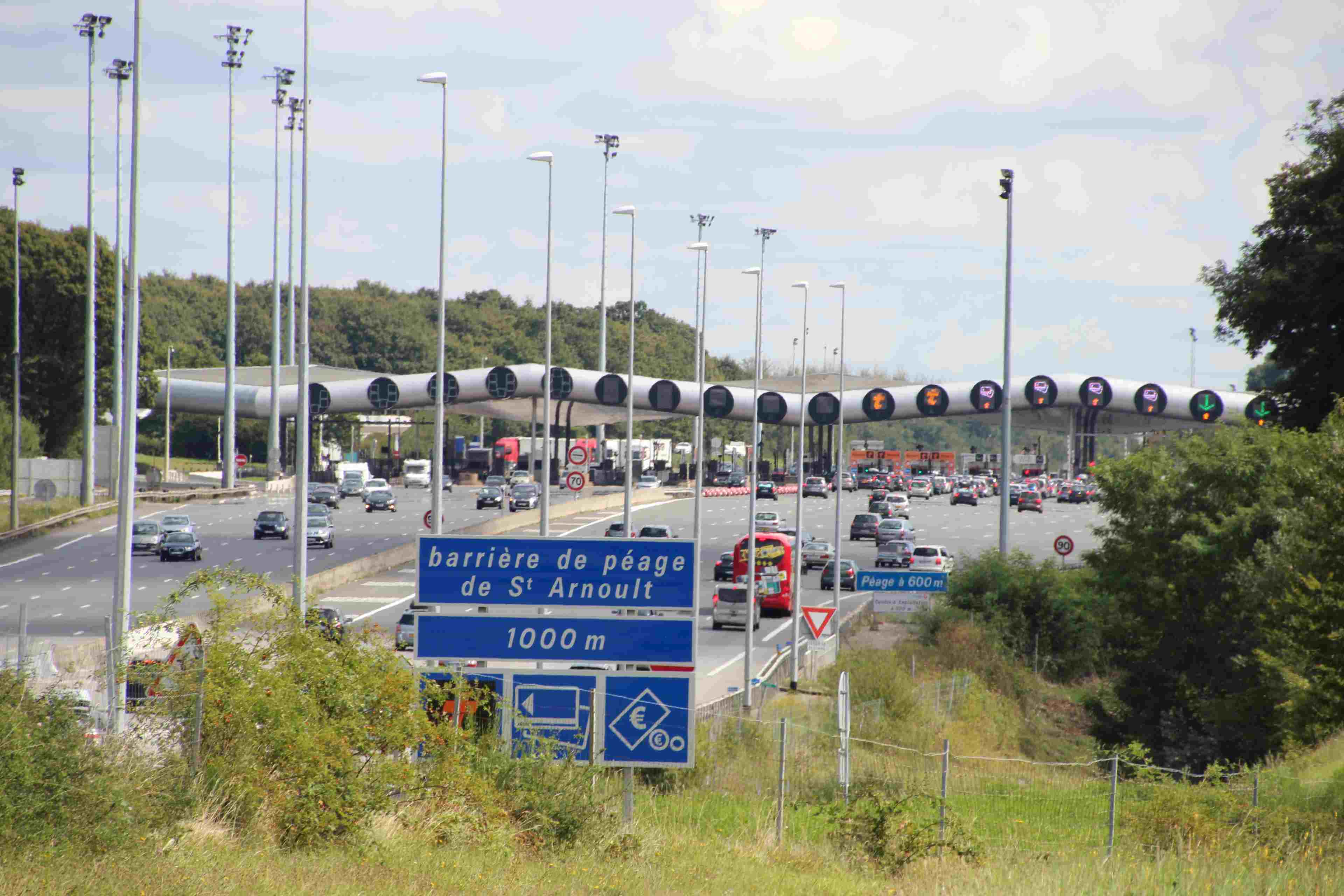 /2021/09/Péage_de_Saint-Arnoult-en-Yvelines_le_24_août_2014_-_2