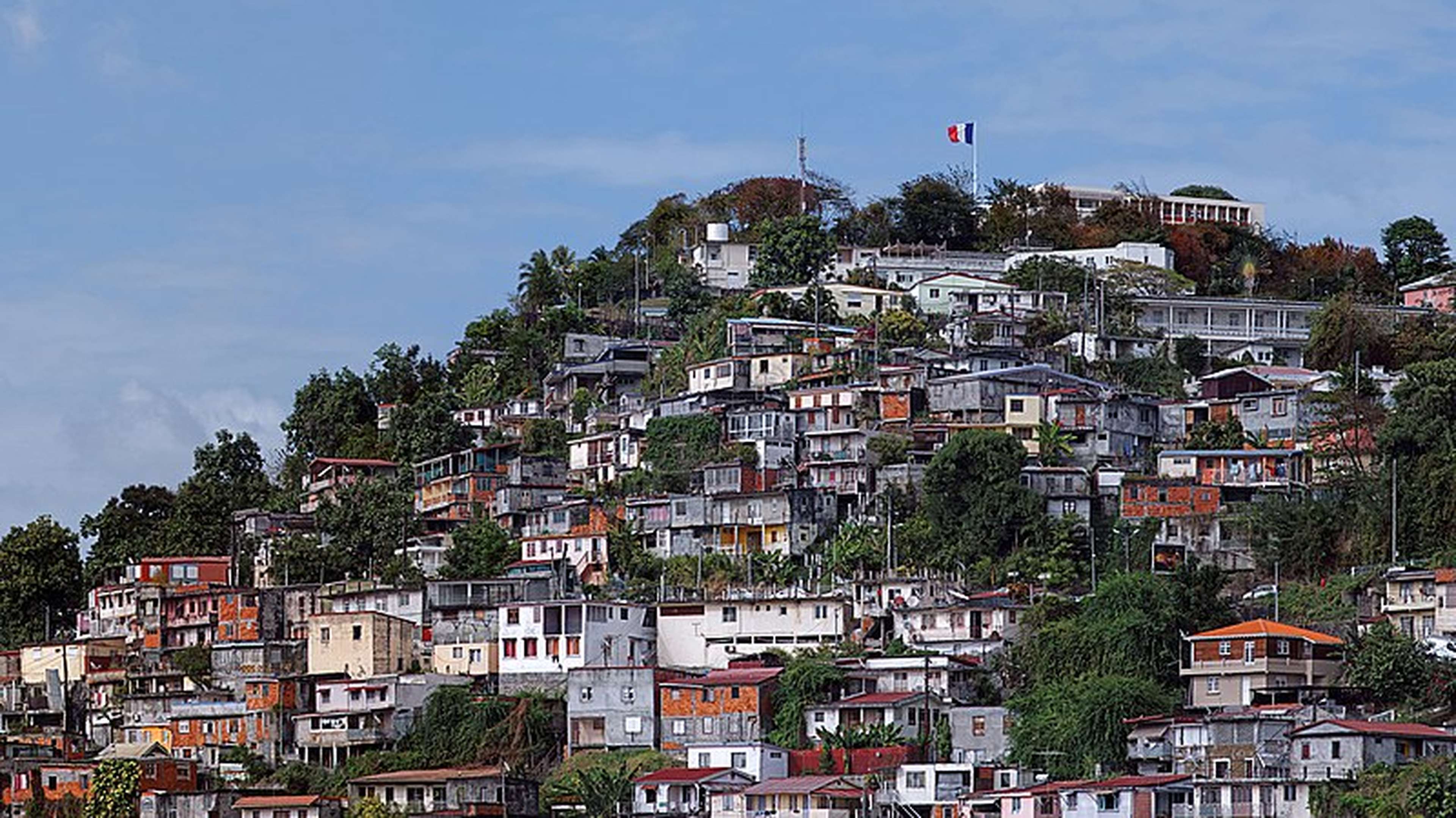 /2020/07/800px-Martinique_-_Fort-de-France