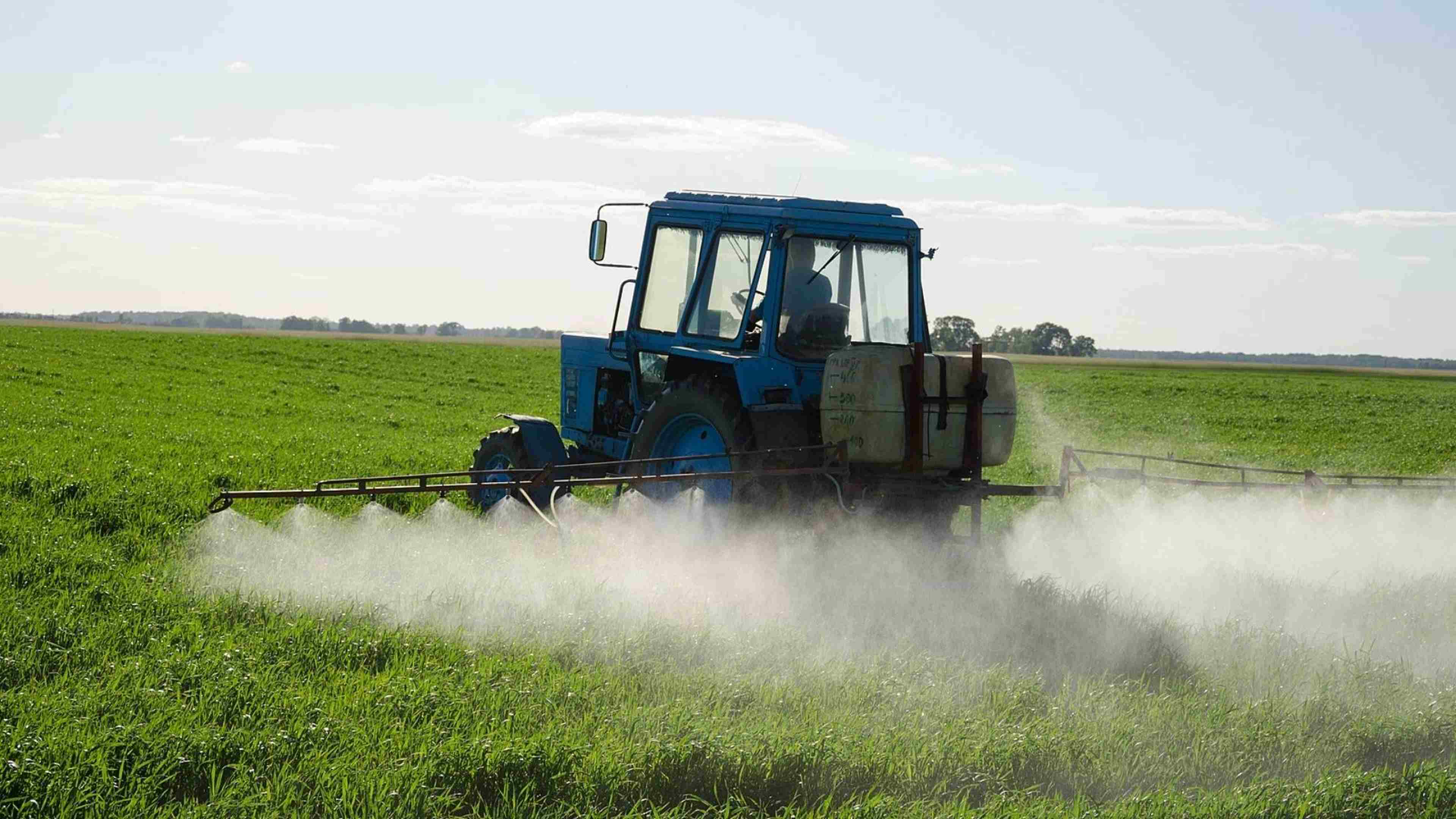 /2022/05/pesticide-agriculteur