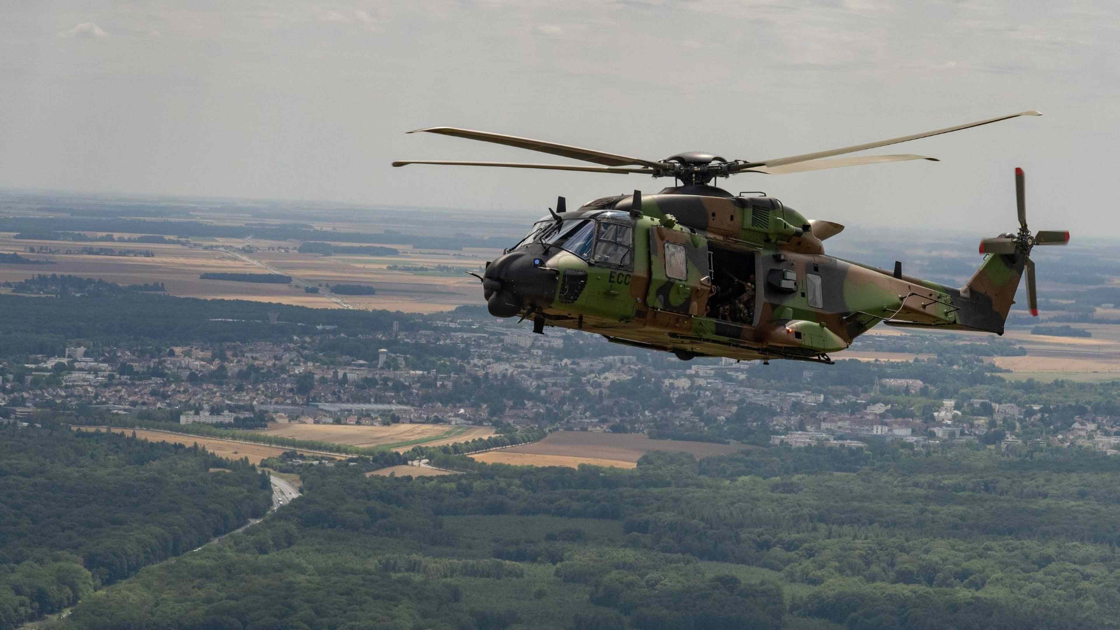 /2023/10/helicoptere-NH90