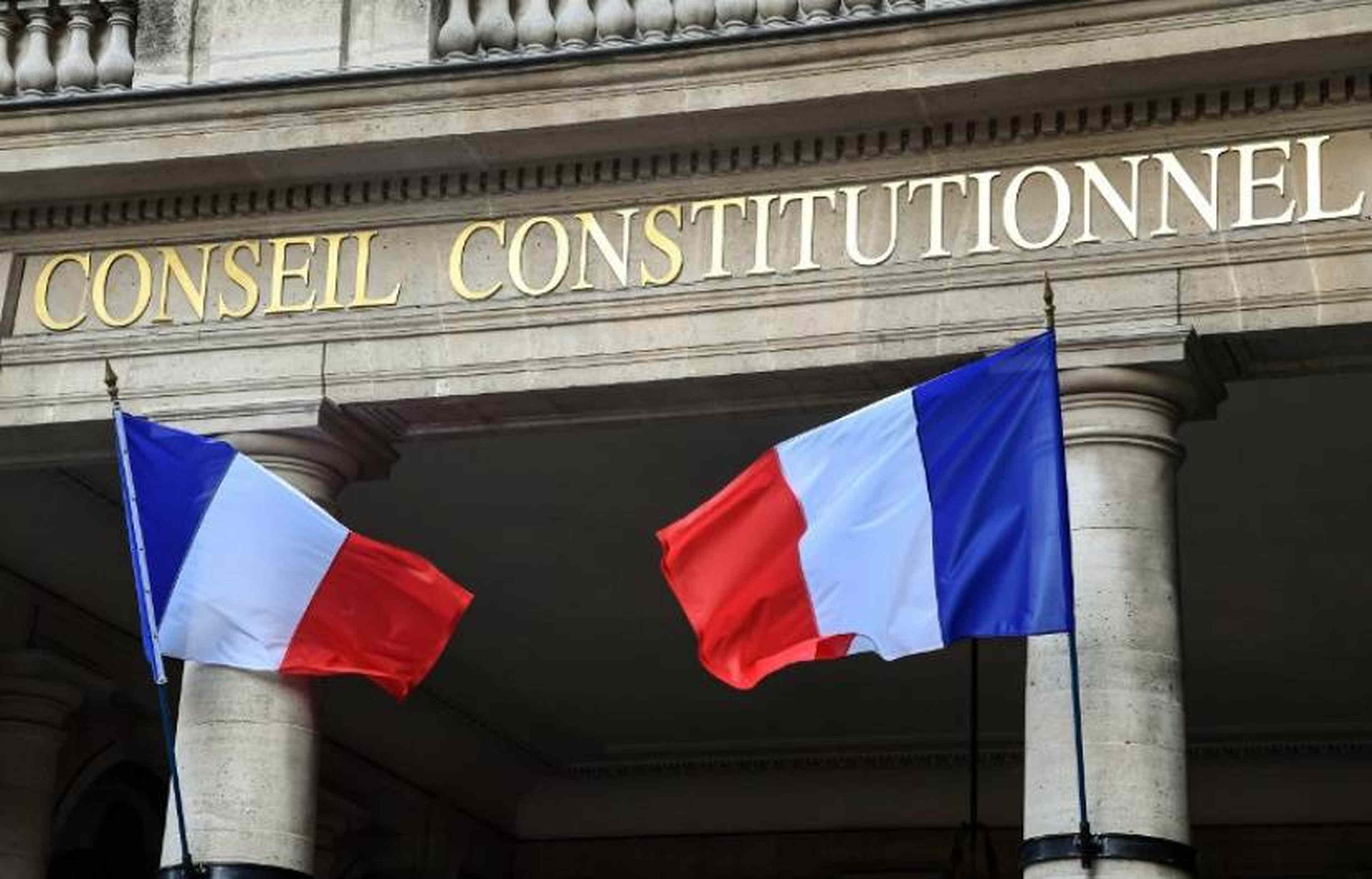 /2021/08/830x532_facade-conseil-constitutionnel-image-illustration