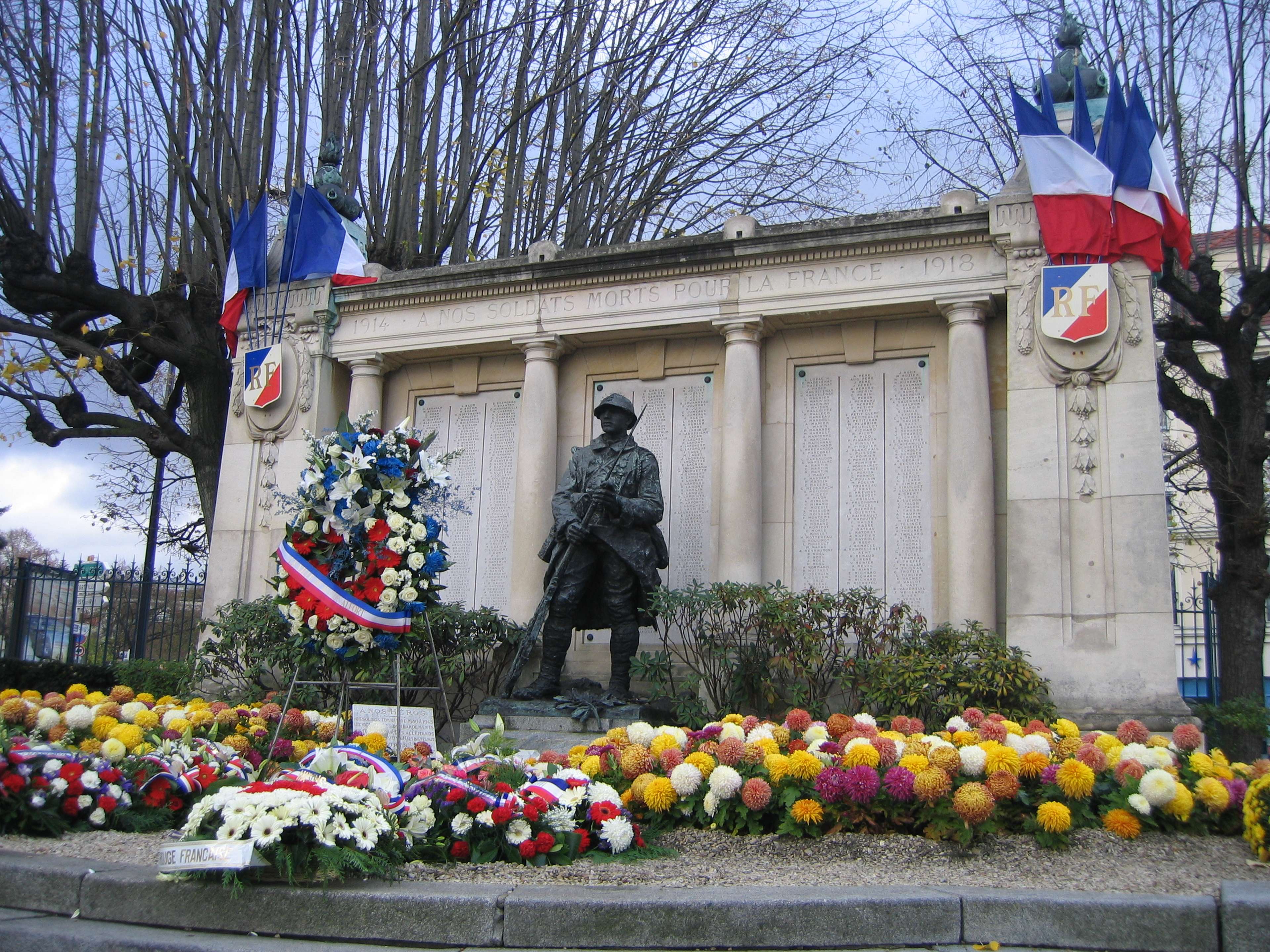 /2022/11/Monument_aux_morts_de_Maisons_Alfort_le_11_novembre