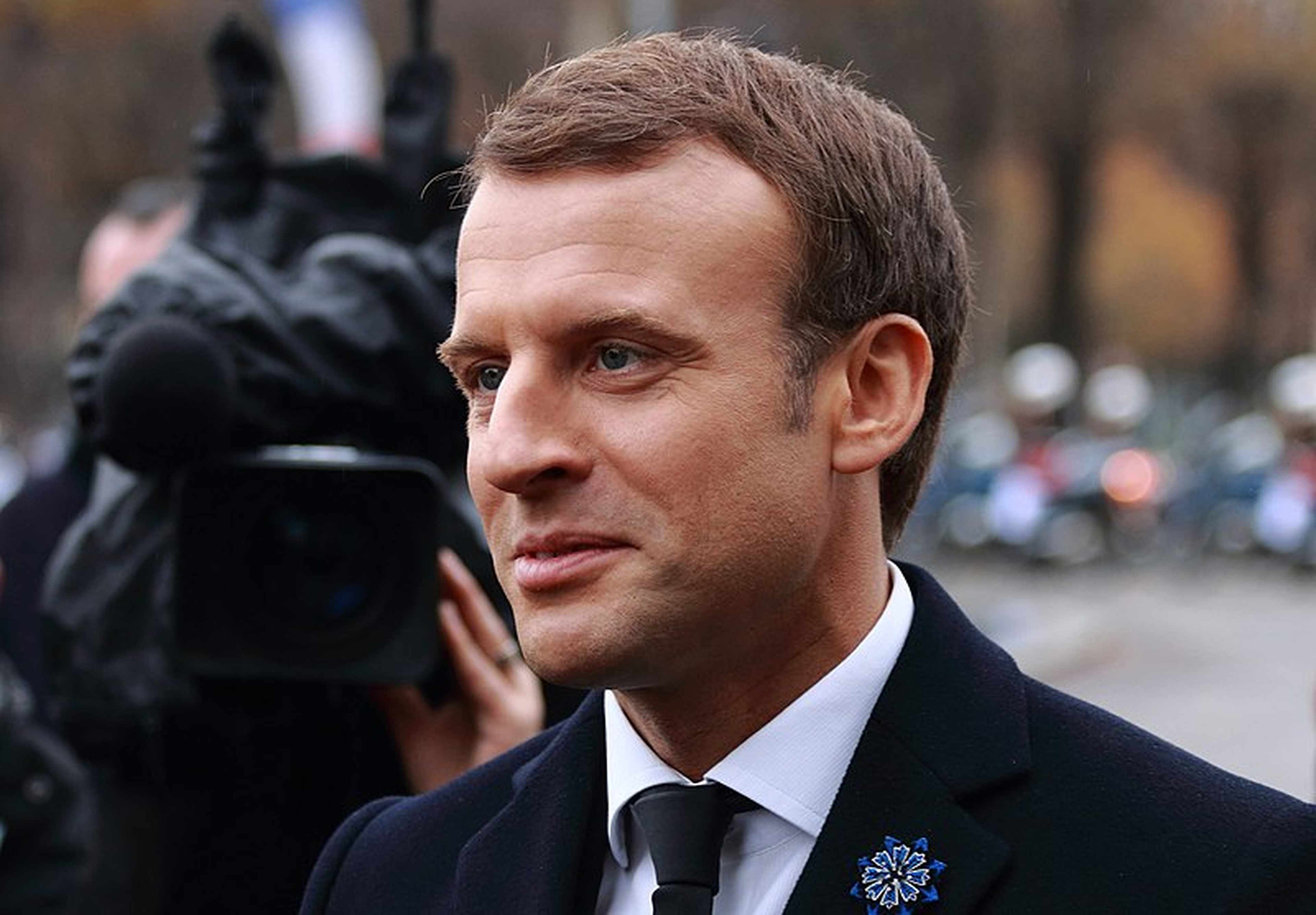 /2020/12/Emmanuel Macron Referendum Climat