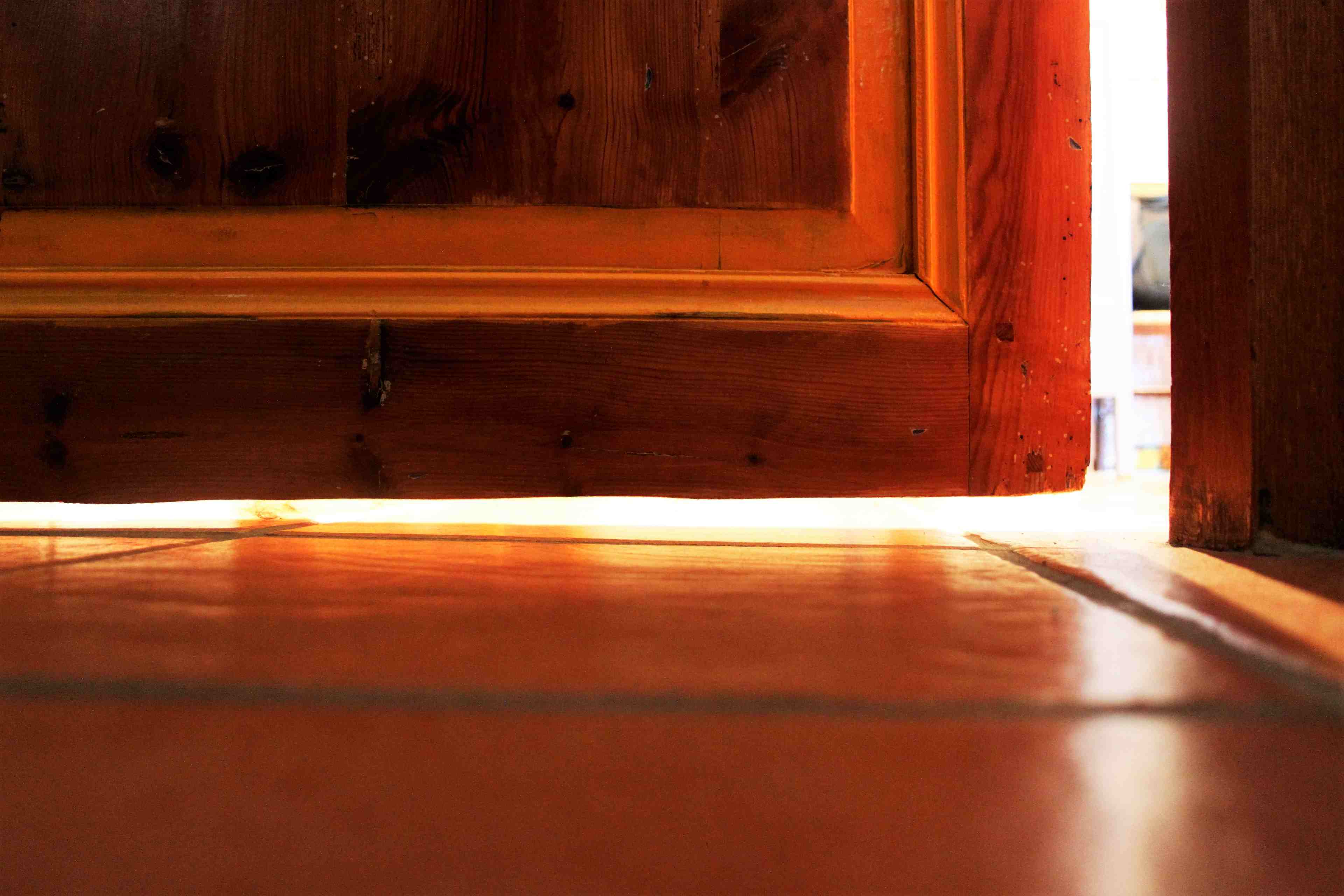 /2021/08/Photo La lumière sous la porte