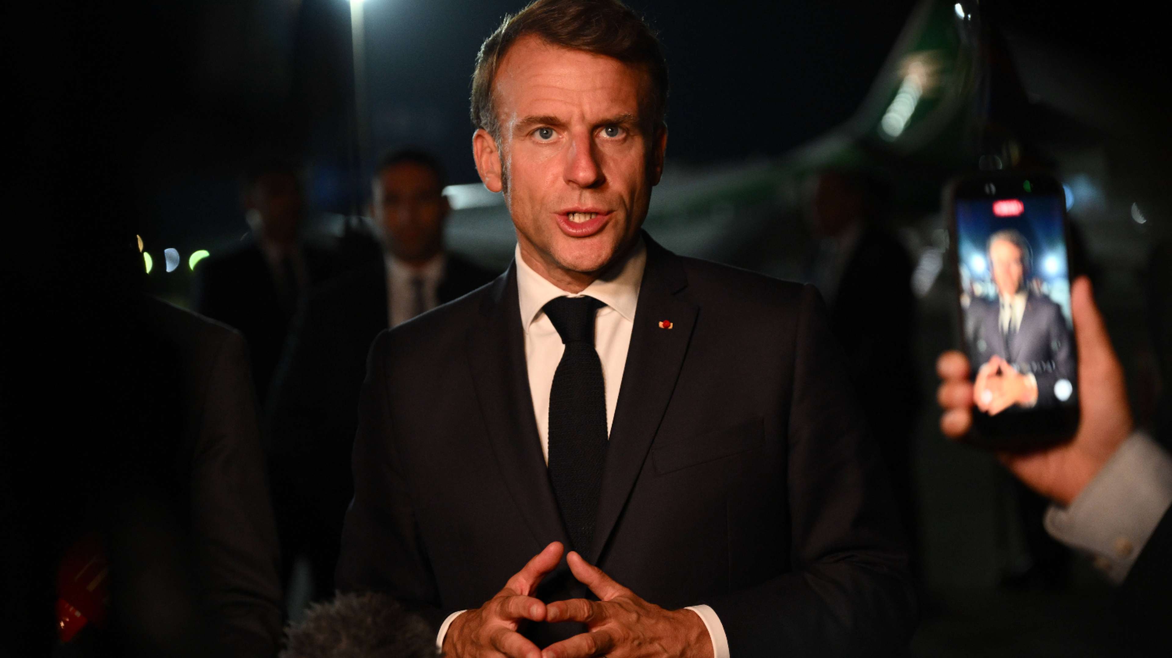emmanuel-macron-motion-de-censure-dissolution-trump-responsabilite