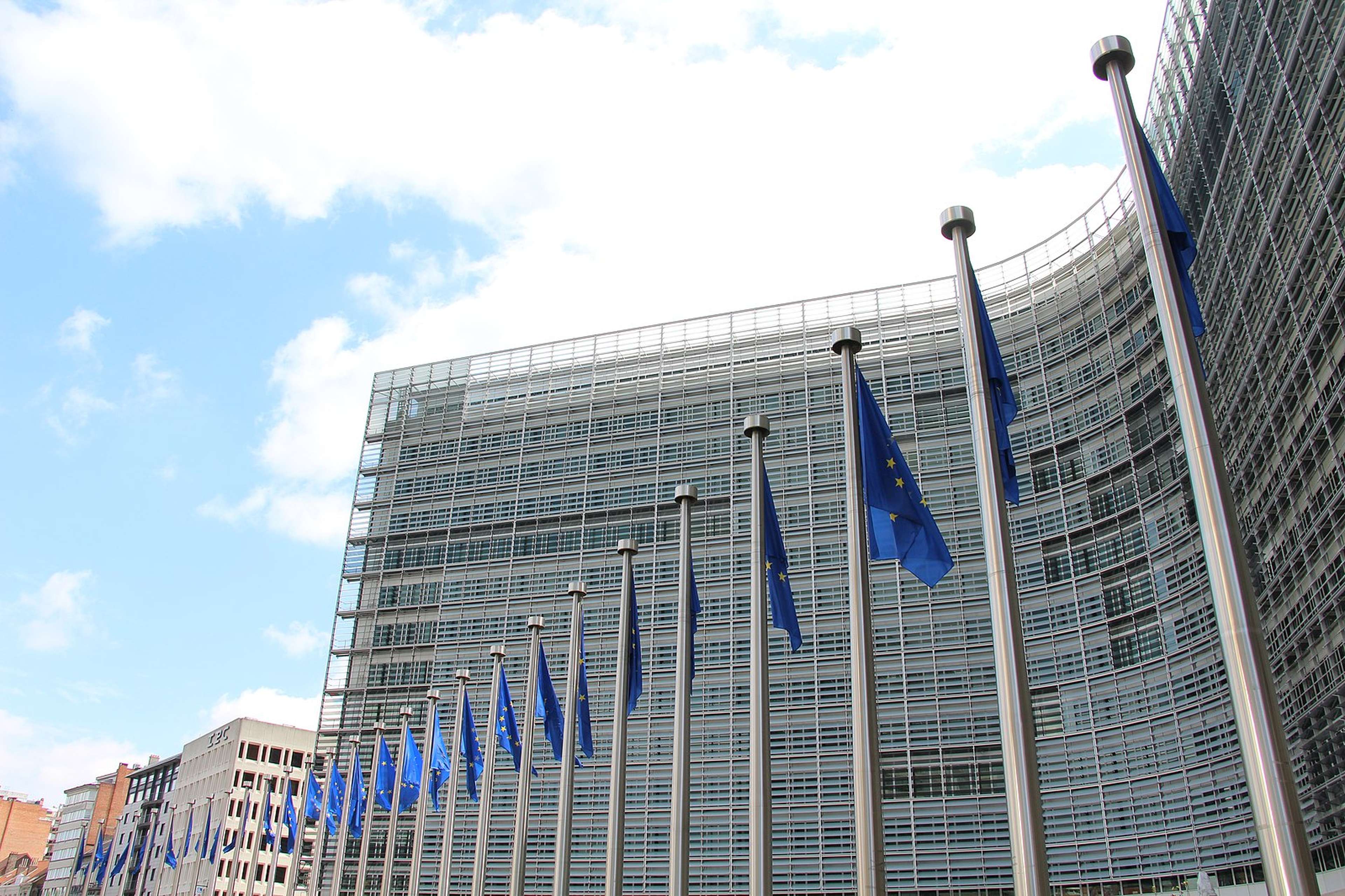 /2020/10/1599px-Bruxelles_-_Commission_Européenne_Berlaymont_(23263673420)