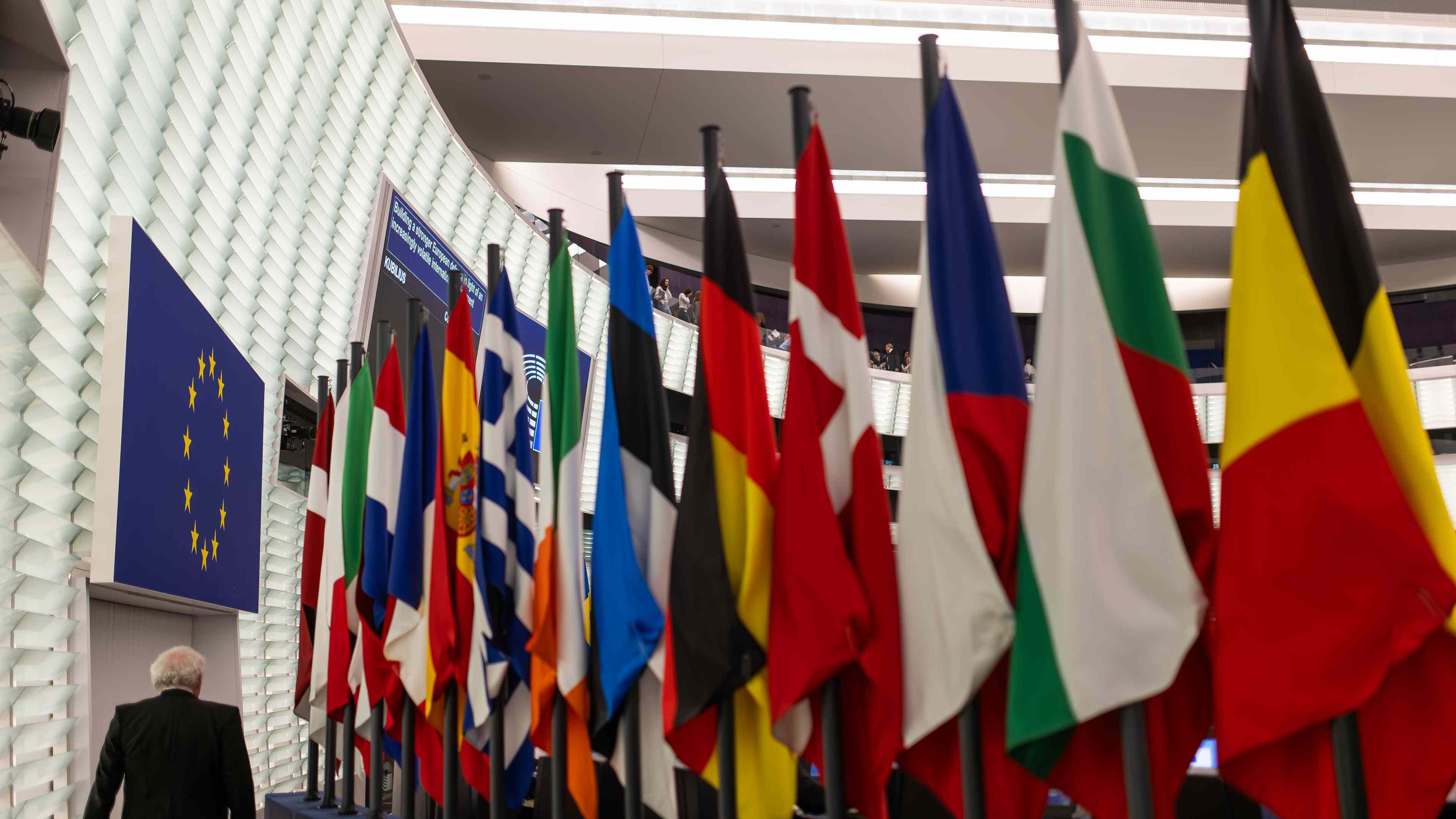 ue-von-der-leyen-moonwalk