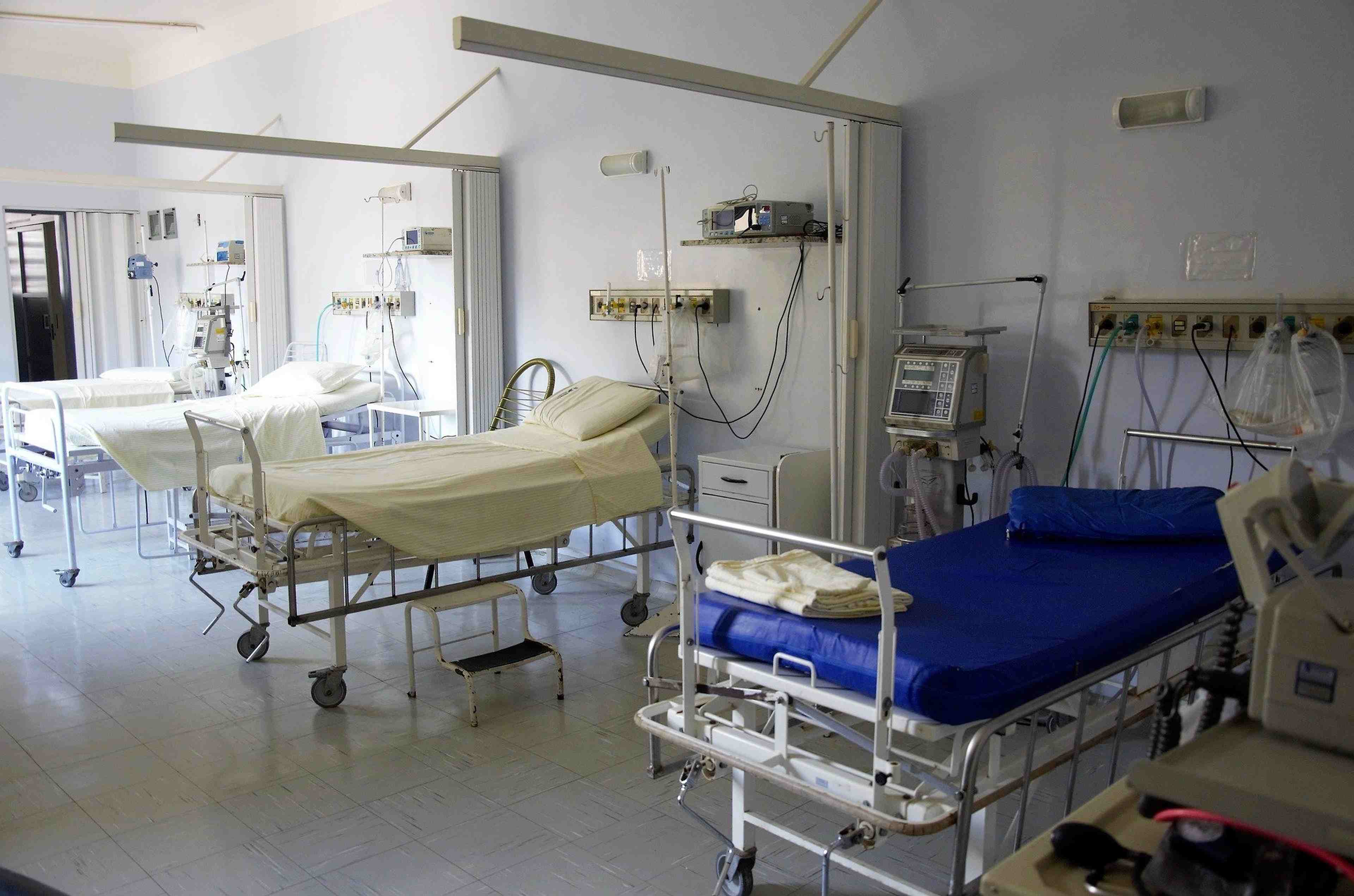 /2021/08/hospital-1802679_1920
